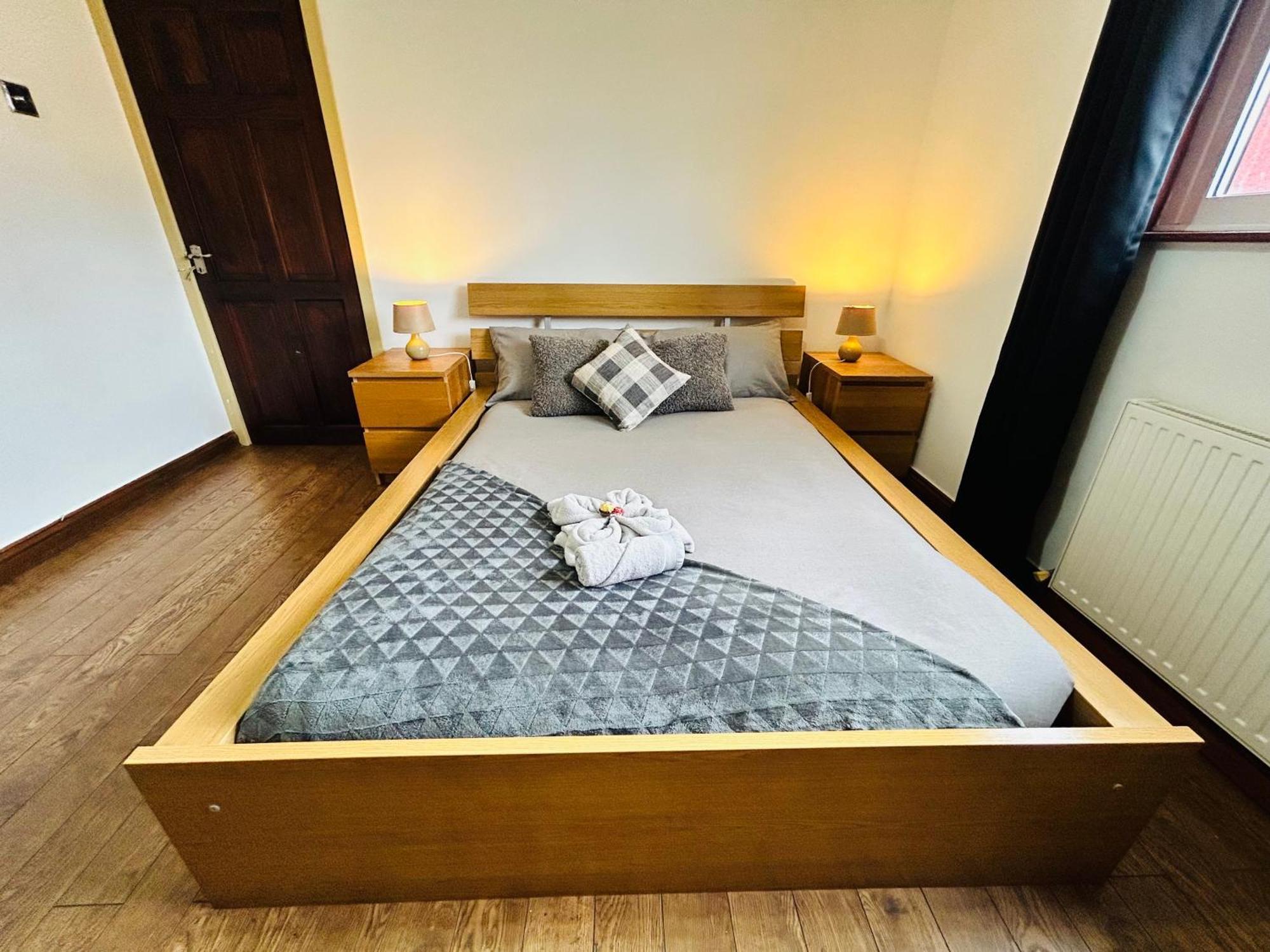 The European 3 Bedroom House By Altoluxoexperience Short Lets & Serviced With Free Parking Holiday home Bristol