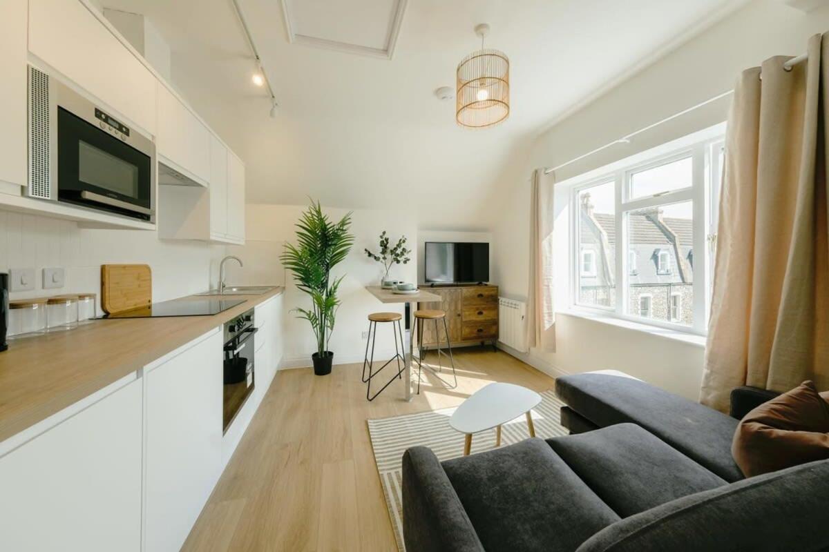 Grange Rd Flat 5 One Bedroom * Bristol