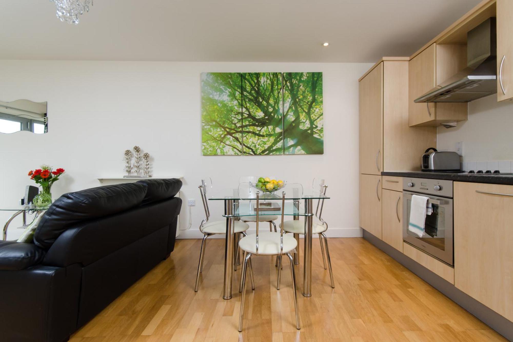 Apartment Hamilton Court From Your *