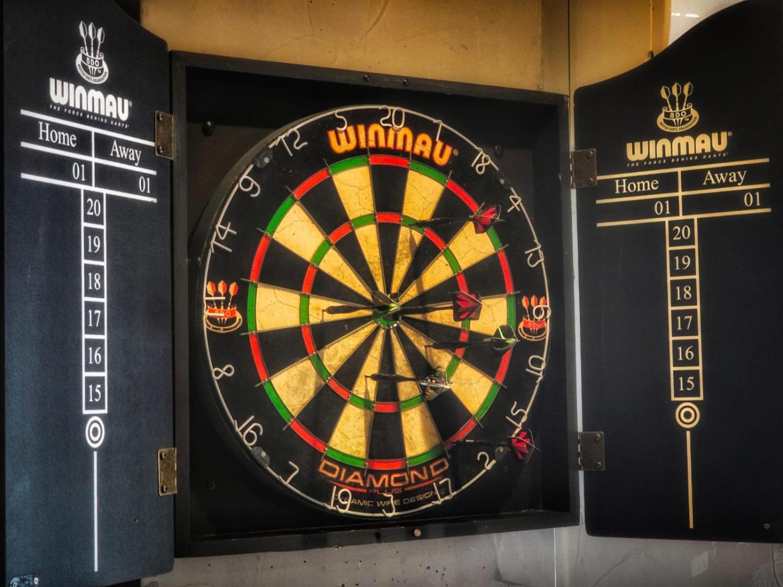 The Pub - Unique & Authentic Experience - Free Parking!, 5 Minutes From Airbus And The Mall Cribbs Bristol