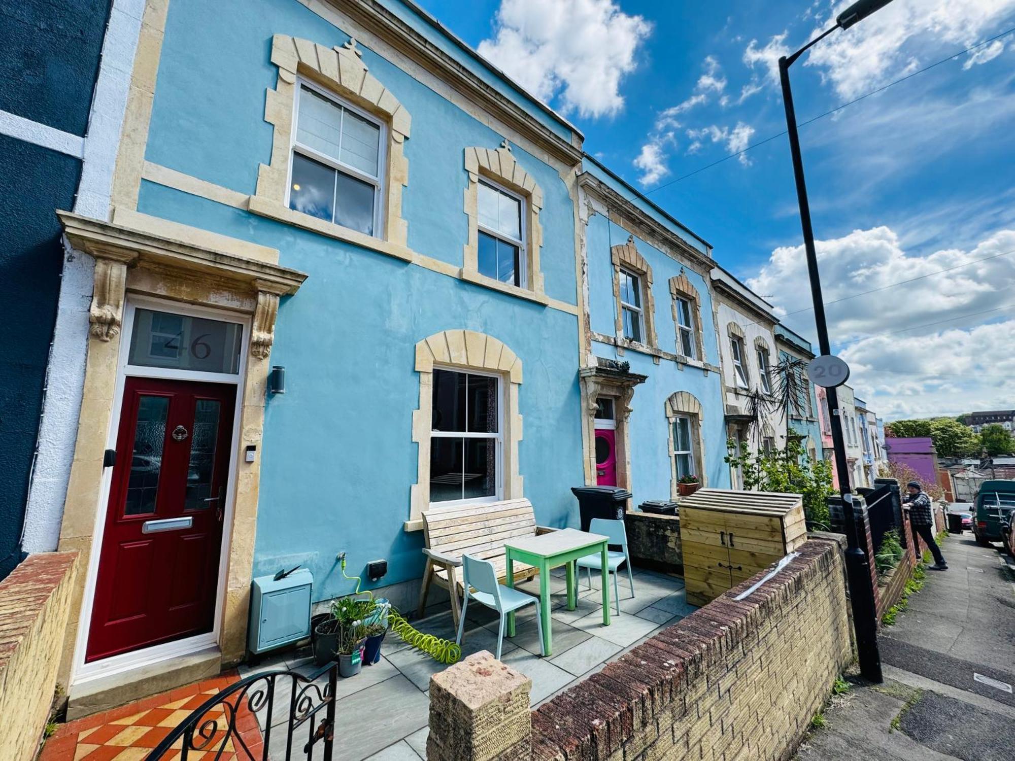 Modern & Vintage Inspired In Old Totterdown Guest house *