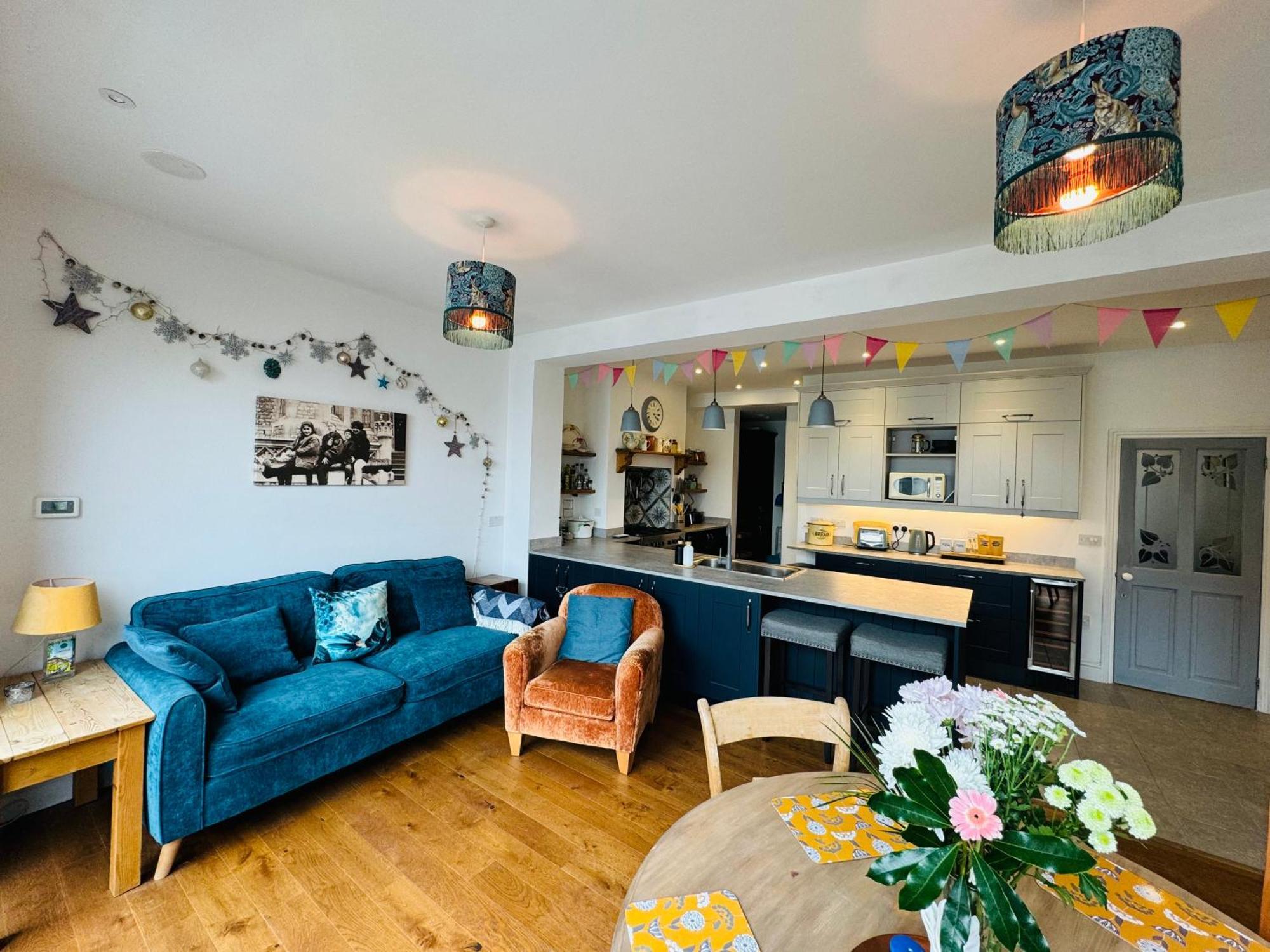 Modern & Vintage Inspired In Old Totterdown Bristol