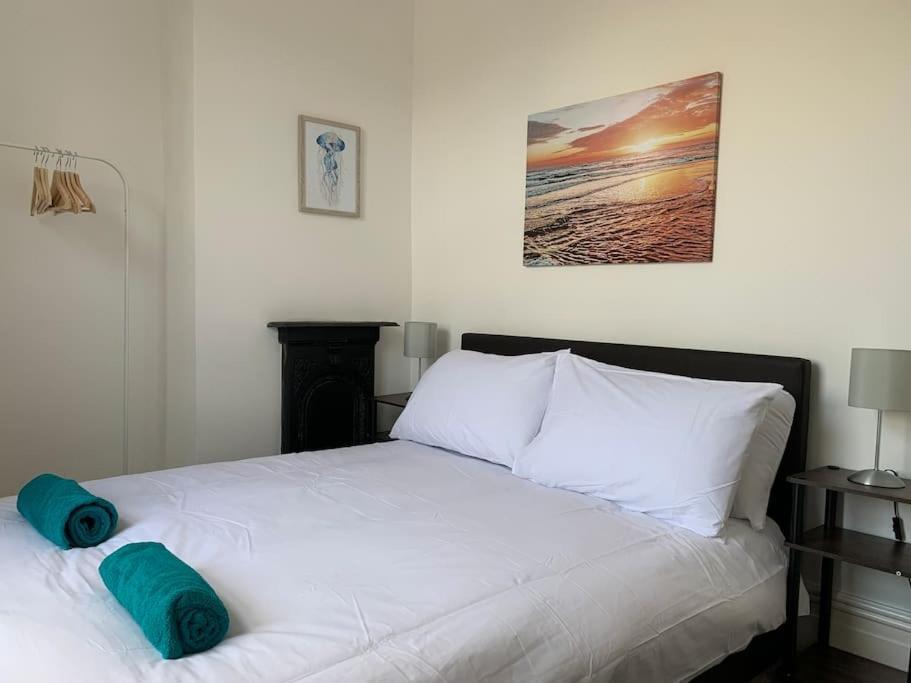 2 Double Bedroom Flat, Location Apartment