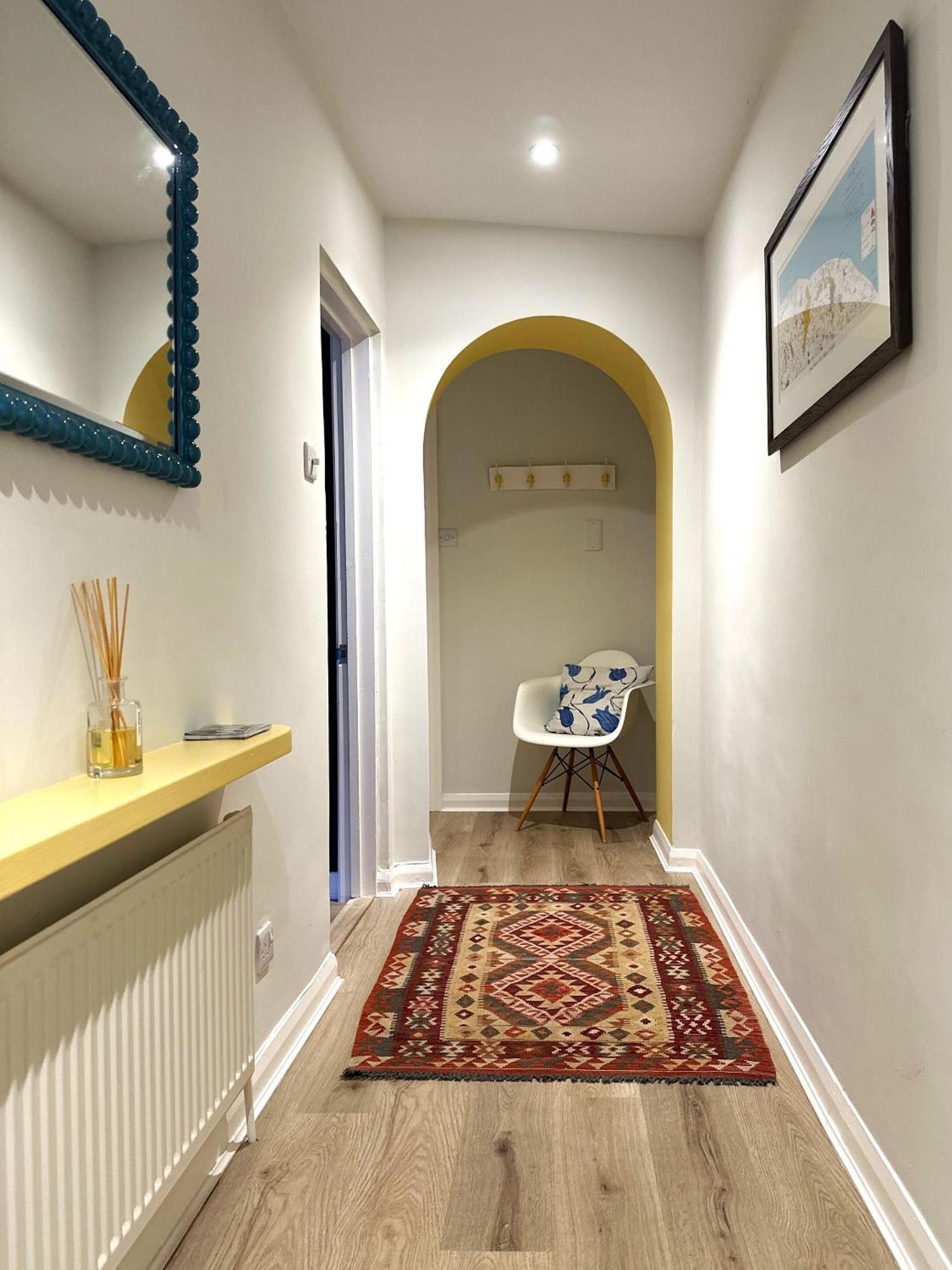 Unique Clifton On Historic Crescent Apartment