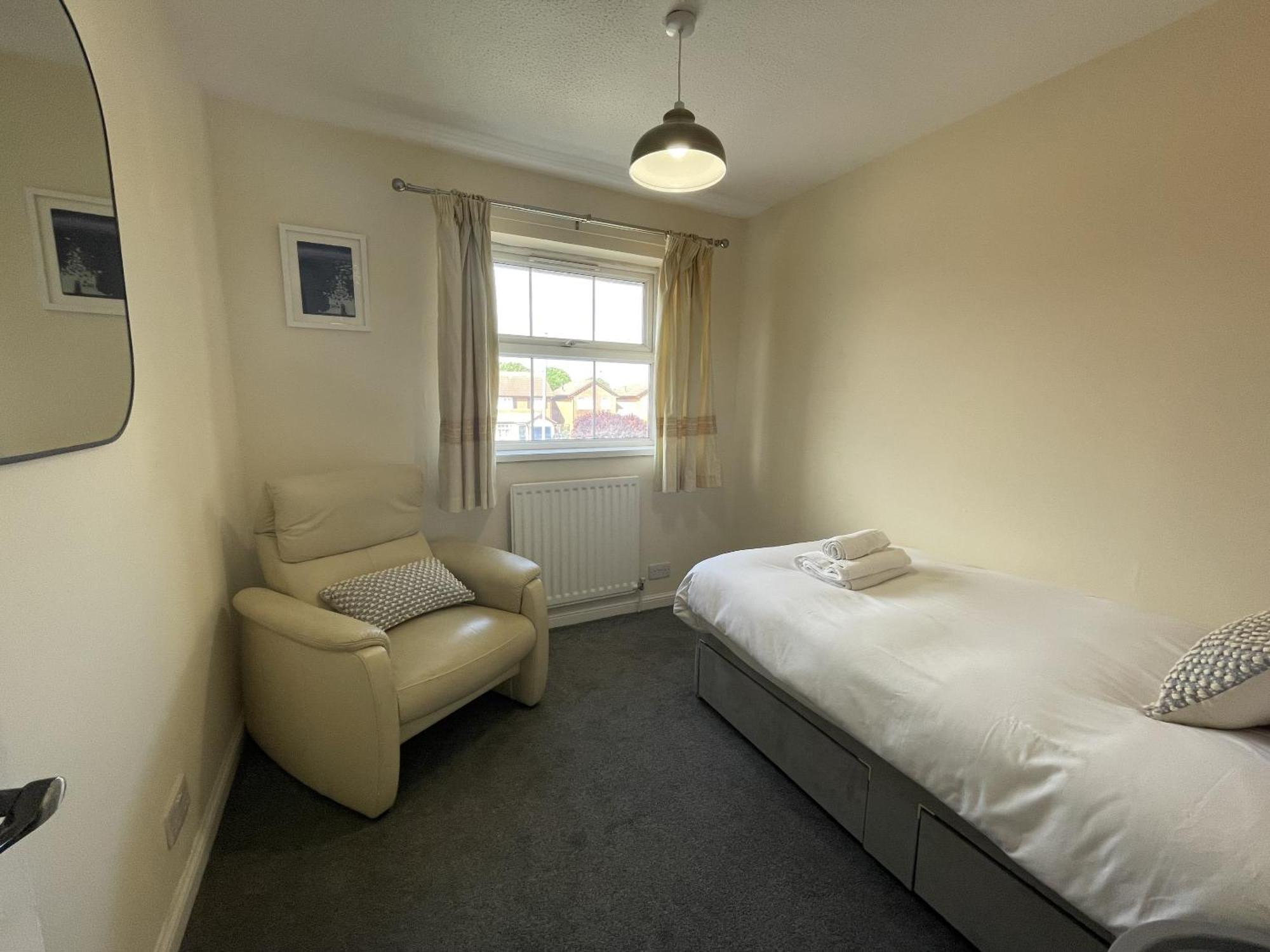 Fabulous Family In Lovely Little Stoke Holiday home