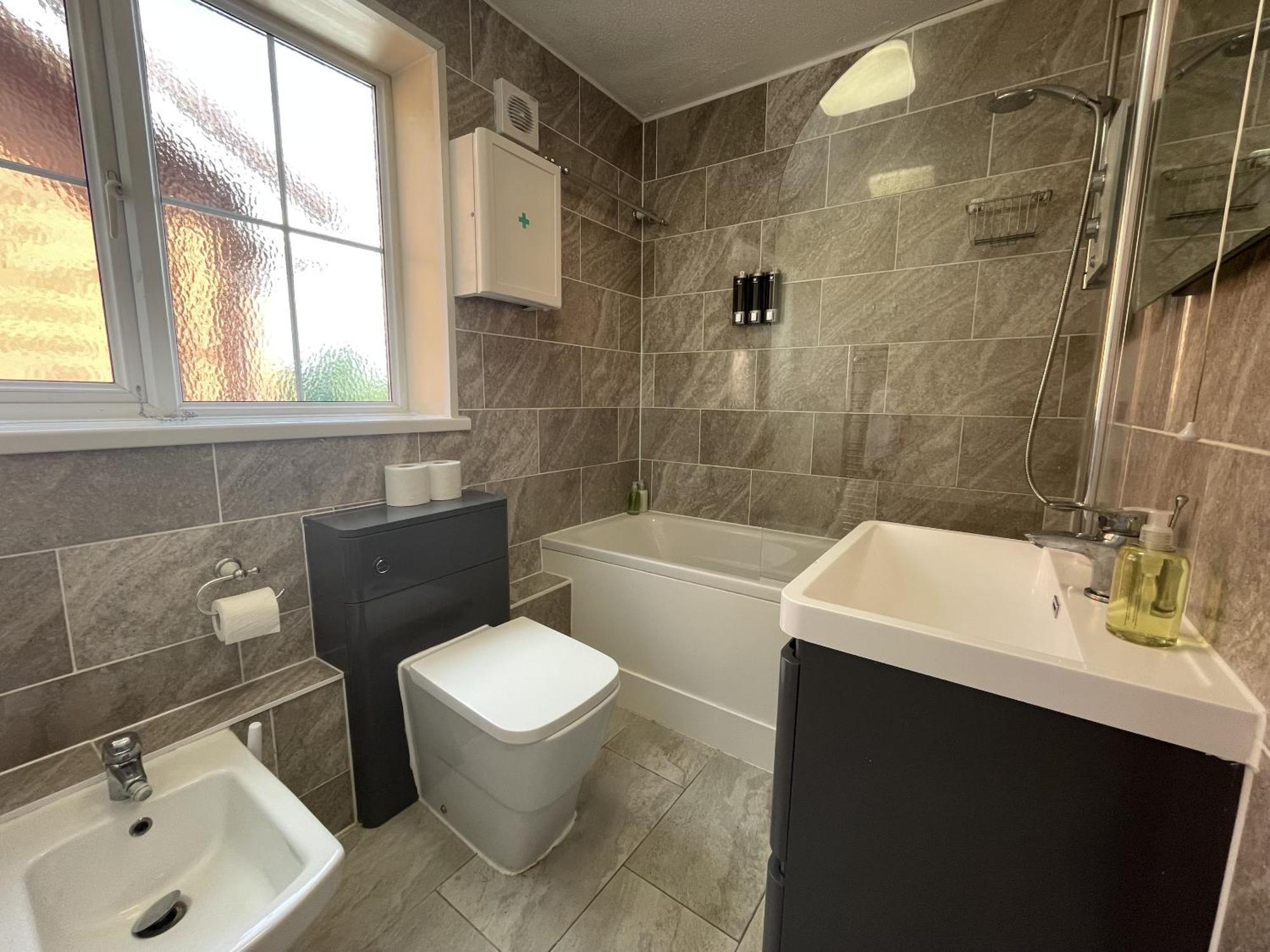 Fabulous Family In Lovely Little Stoke Holiday home