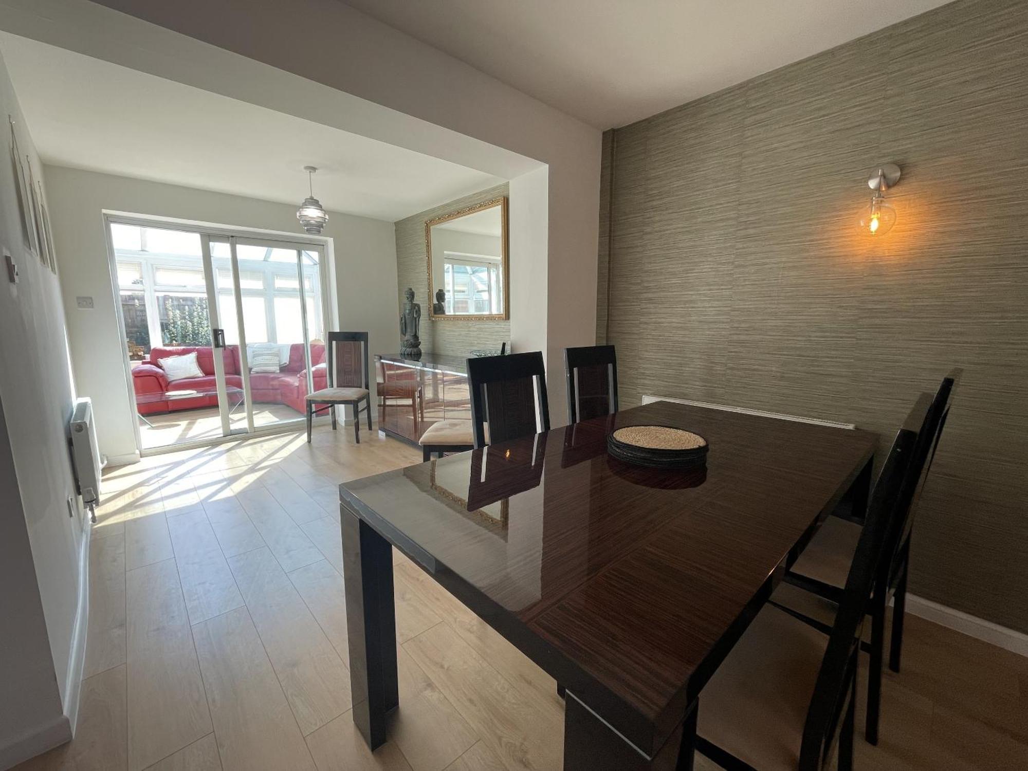 Fabulous Family In Lovely Little Stoke Holiday home *