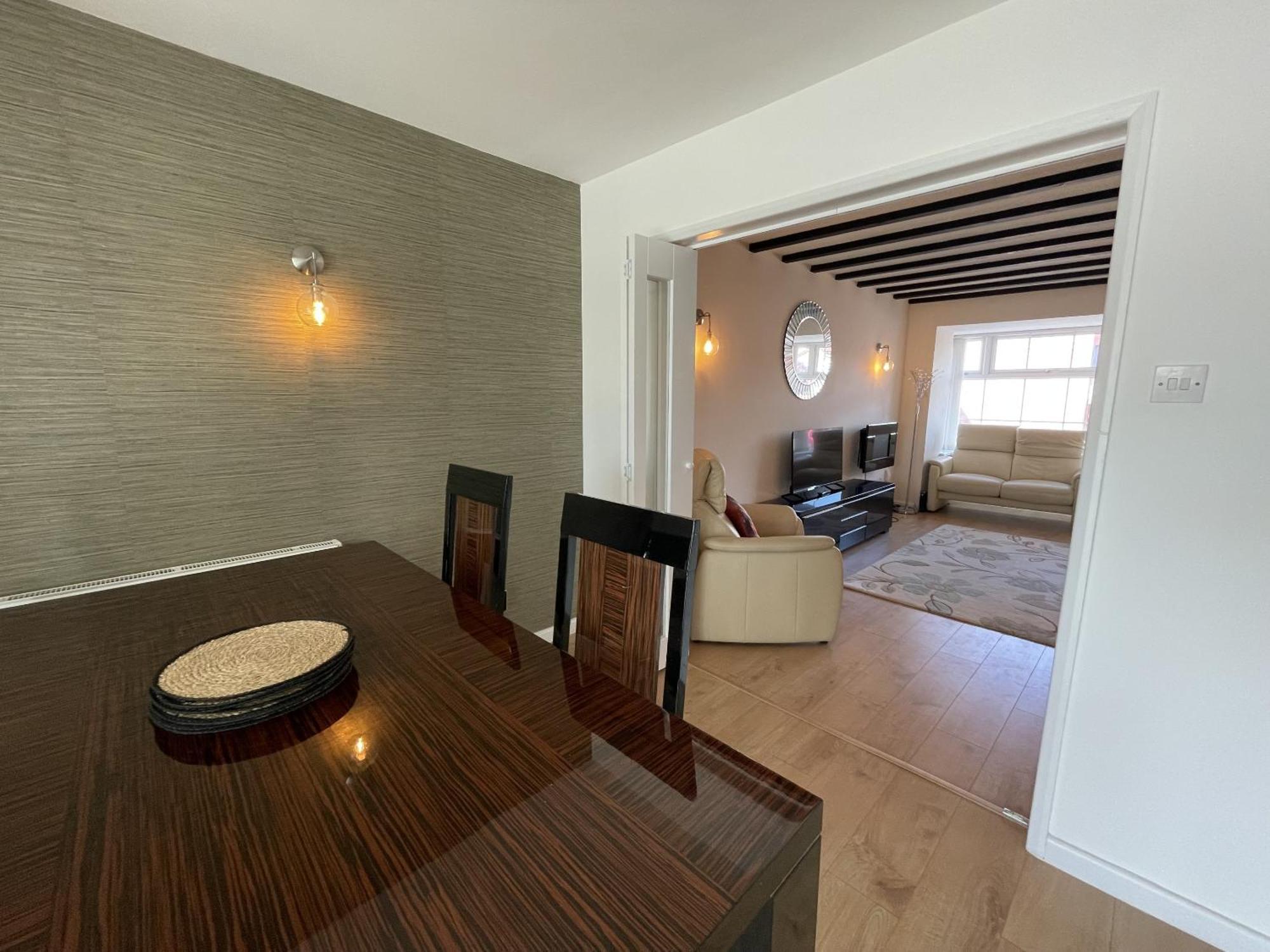 Fabulous Family In Lovely Little Stoke Holiday home