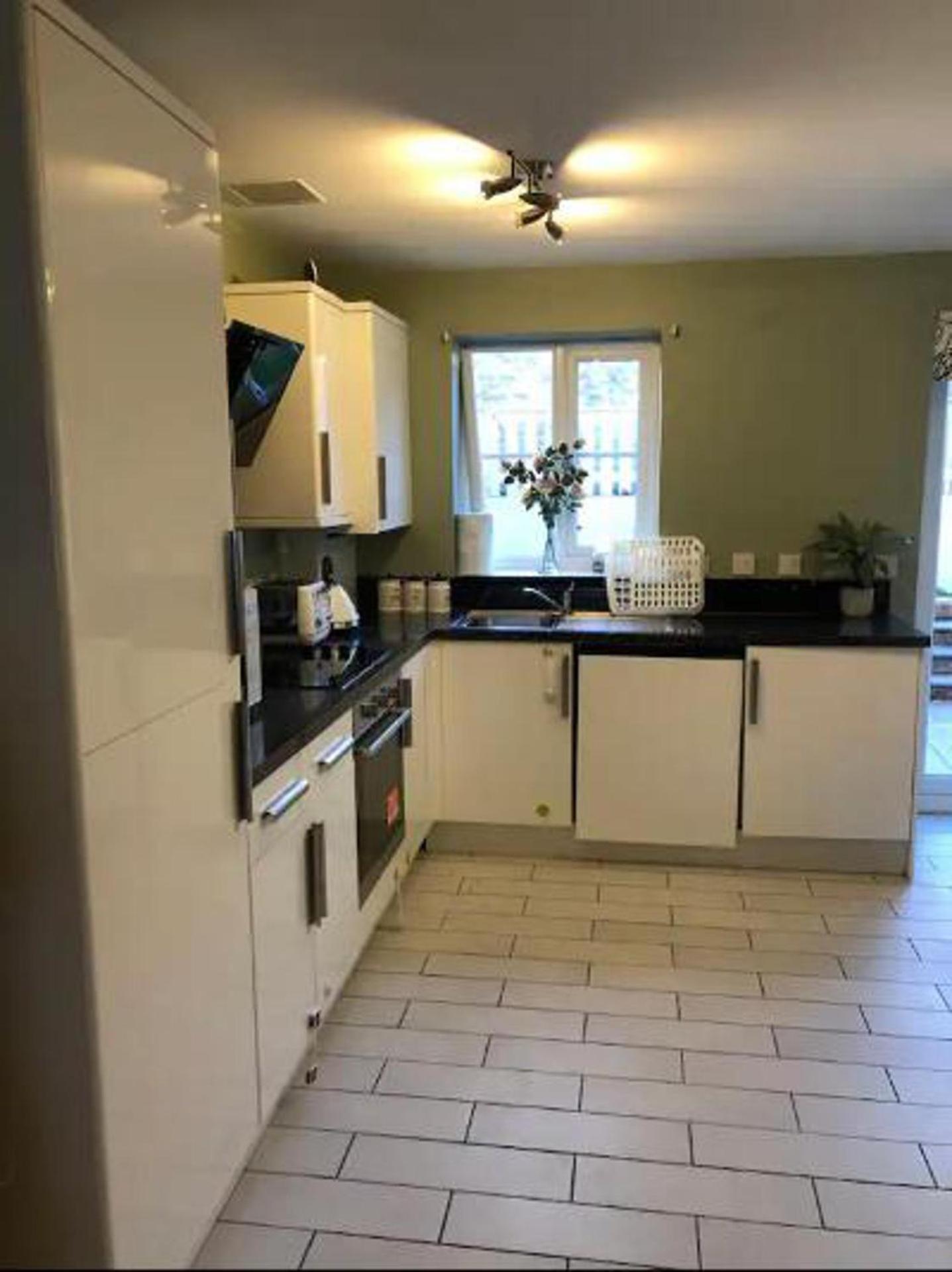 Stunning 3-bed House In *
