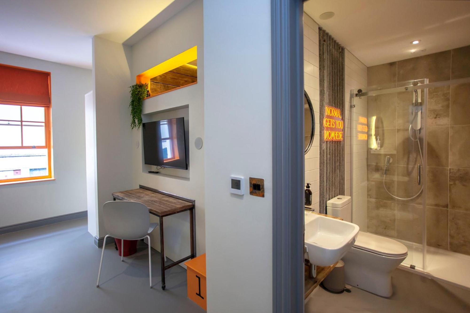 Higgihaus Aparthotel, Clare Street *