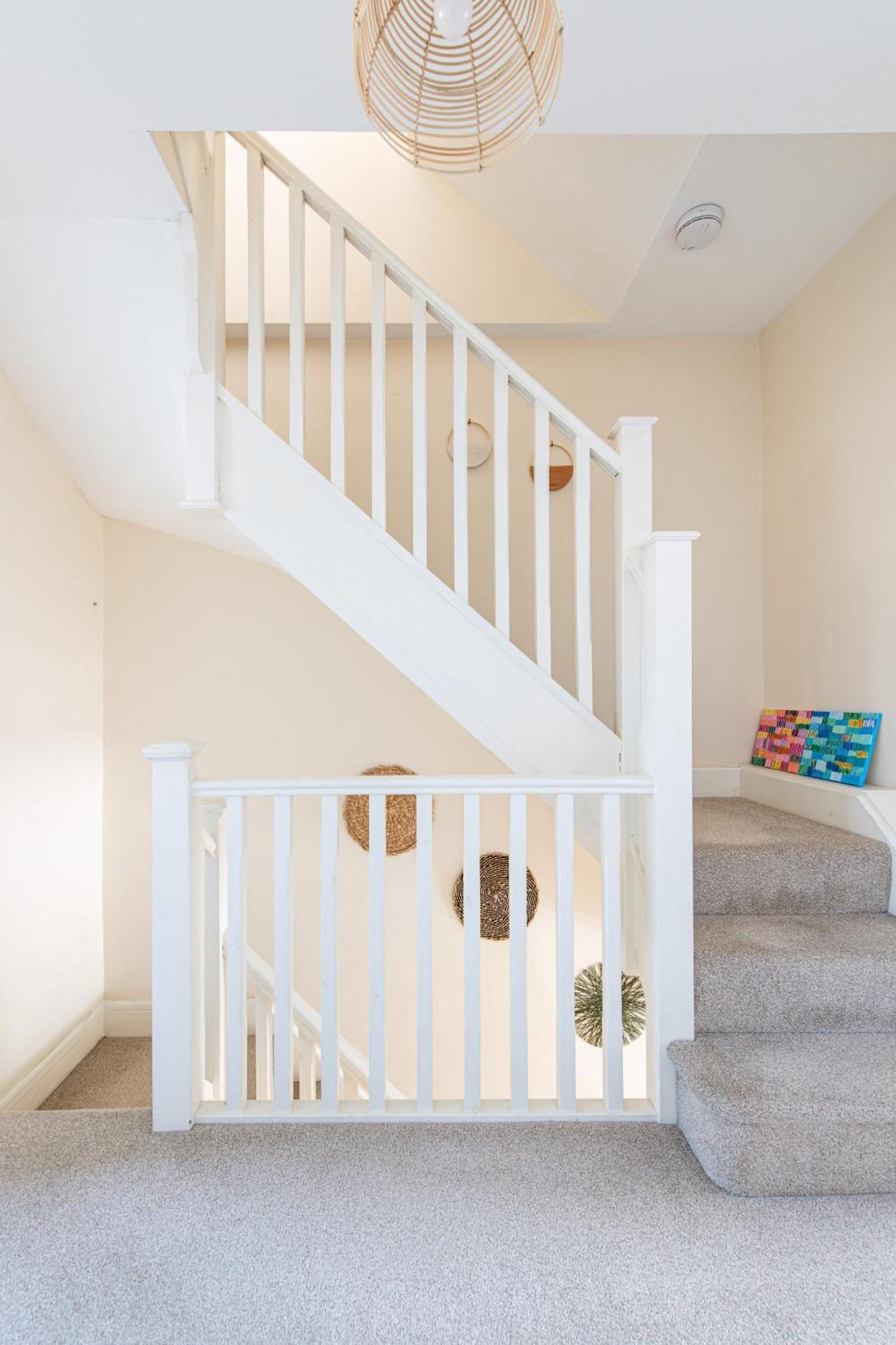 Charming Family With Stoves, Garden & Parking