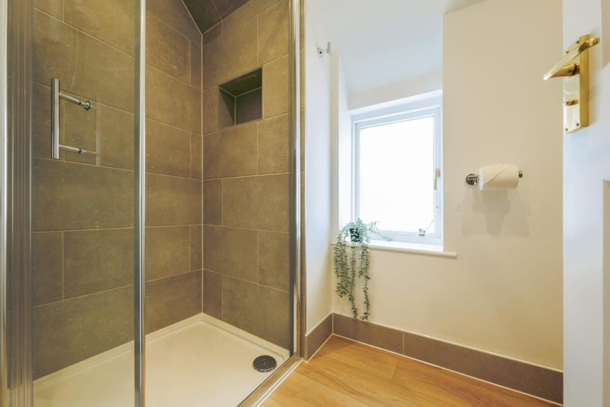 Grange Rd Flat 5 One Bedroom * Bristol