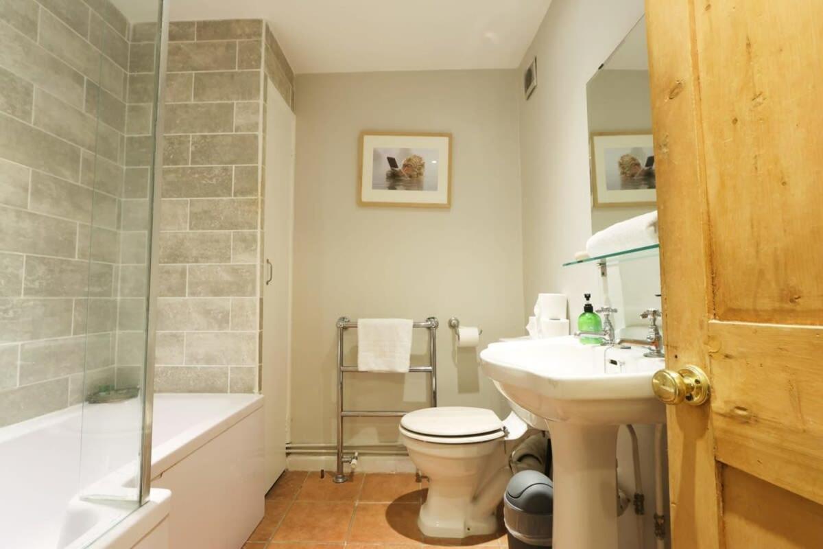 Apartment Cotham Vale 2 Bedroom Property Bristol