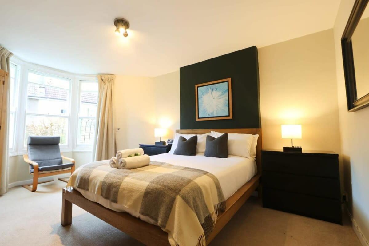 Cotham Vale 2 Bedroom Property * Bristol