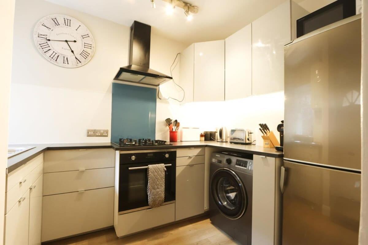 Apartment Cotham Vale 2 Bedroom Property Bristol