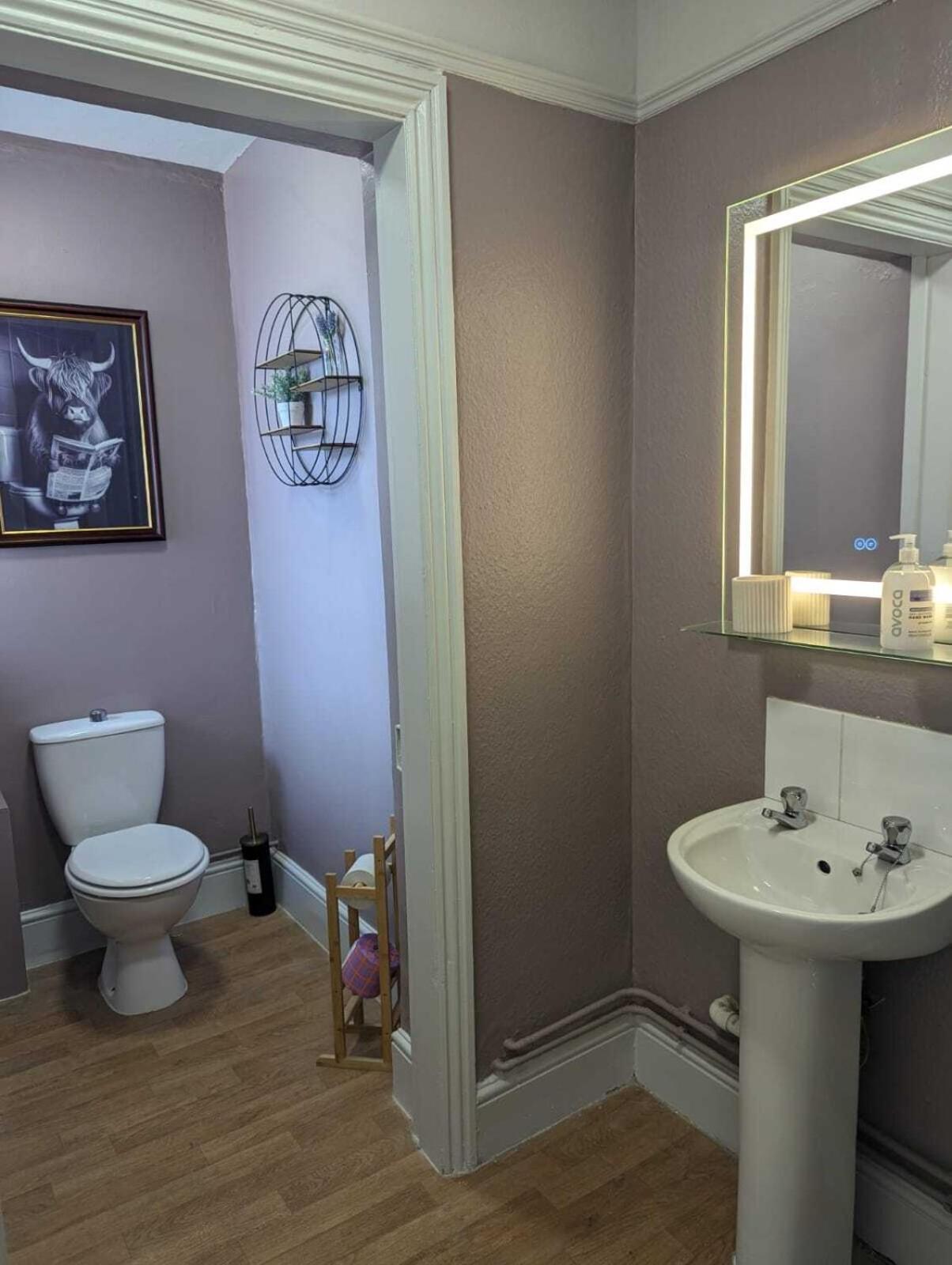 The Crafty Cow Inn 2*