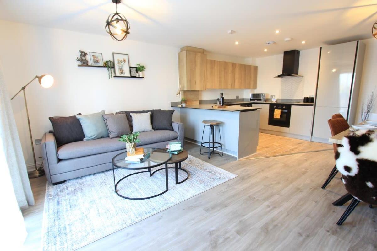 Cabot Mews 6