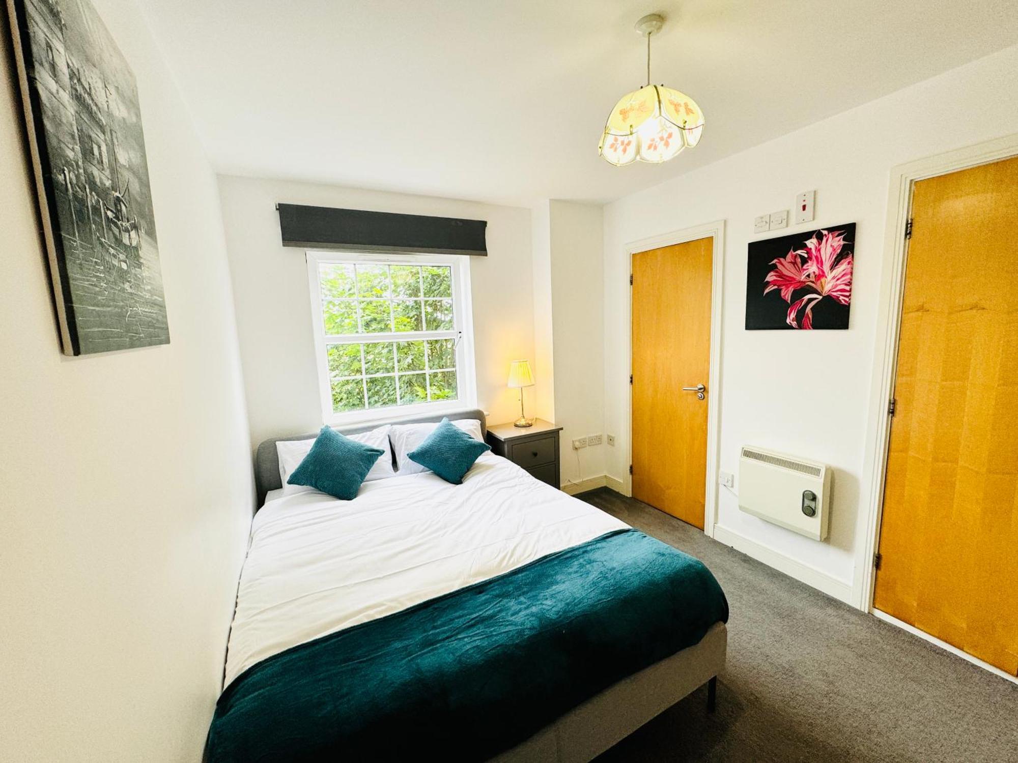 Spacious 2-bedroom Haven With Modern Amenities In Bradley Stoke