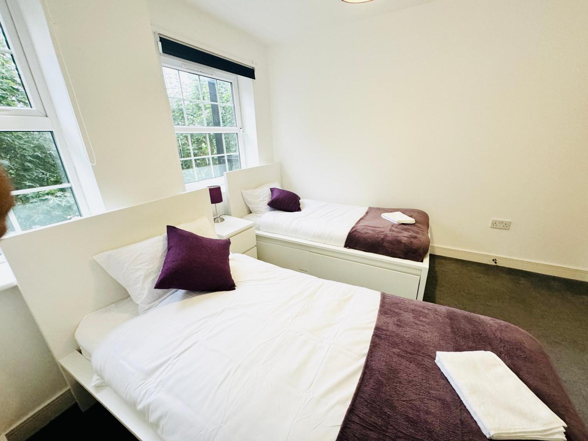 Spacious 2-bedroom Haven With Modern Amenities In Bradley Stoke * Bristol
