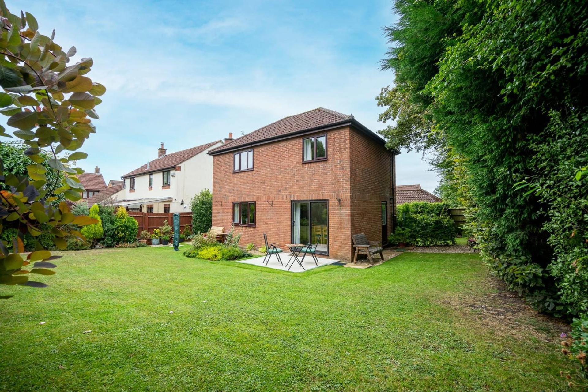Splendid House Great Location To Wave Surf & South West Water Park - Super Garden By Staystaycations *