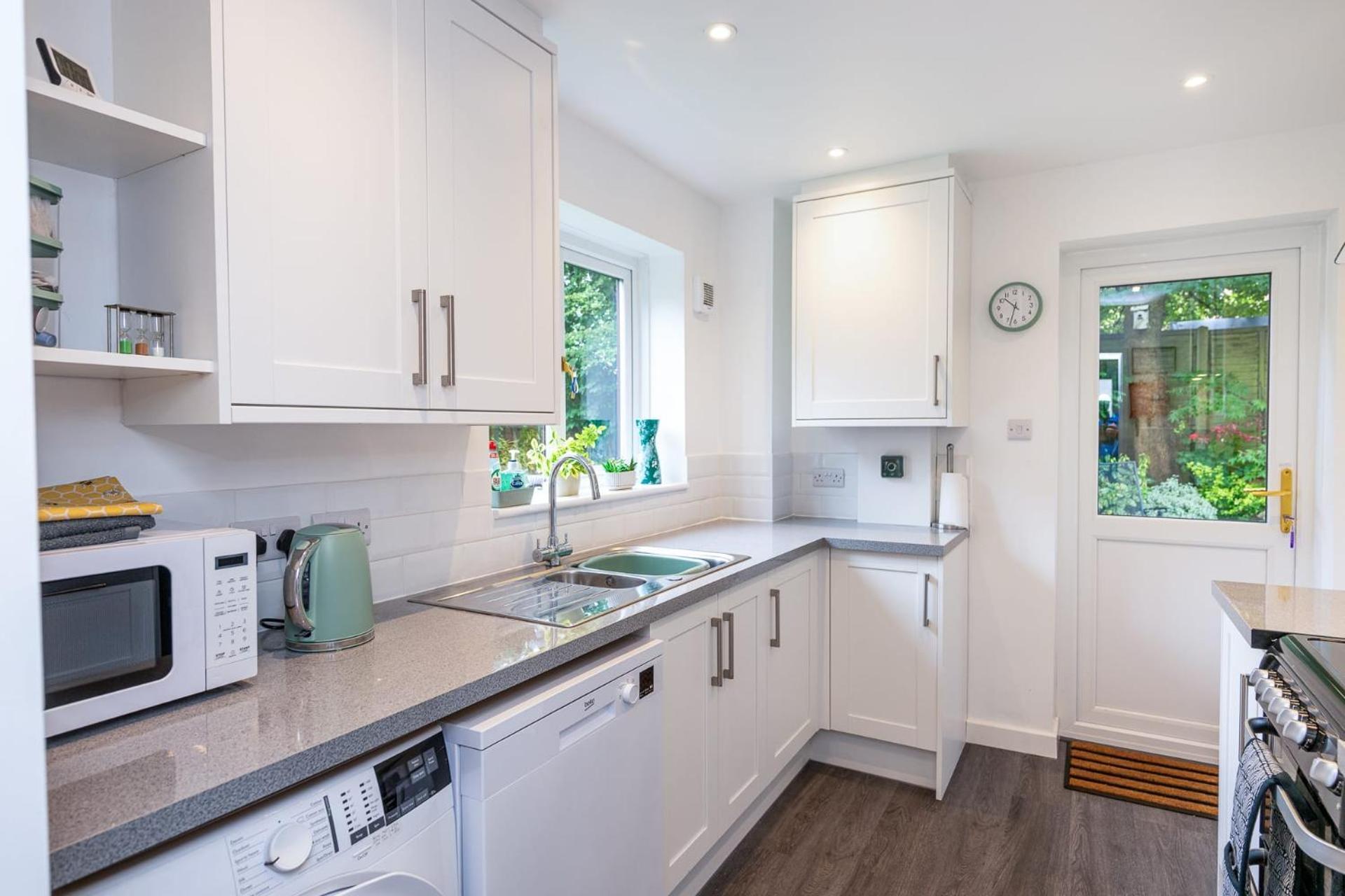 Splendid House Great Location To Wave Surf & South West Water Park - Super Garden By Staystaycations Holiday home