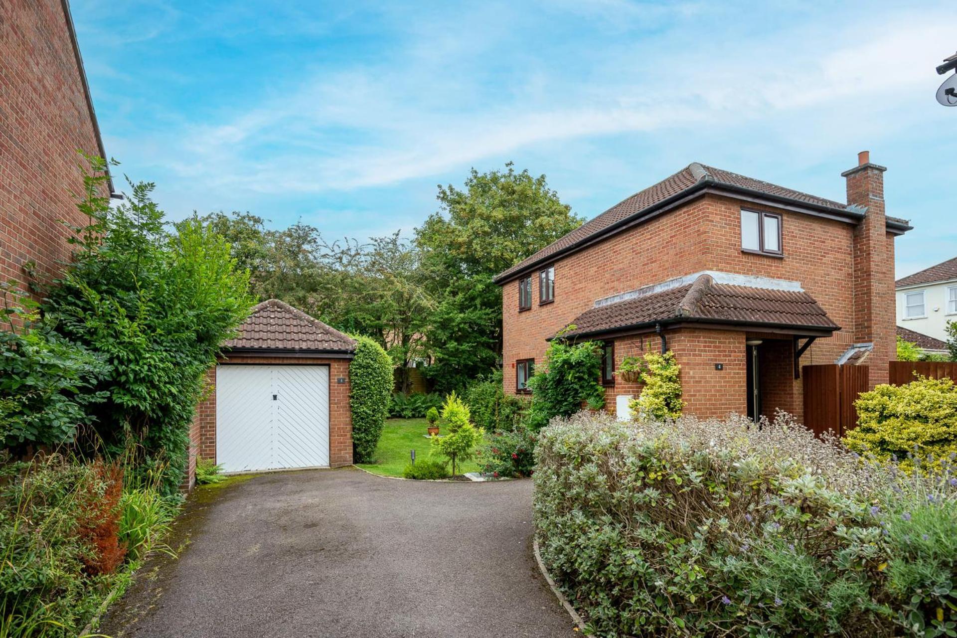 Splendid House Great Location To Wave Surf & South West Water Park - Super Garden By Staystaycations Holiday home Bristol
