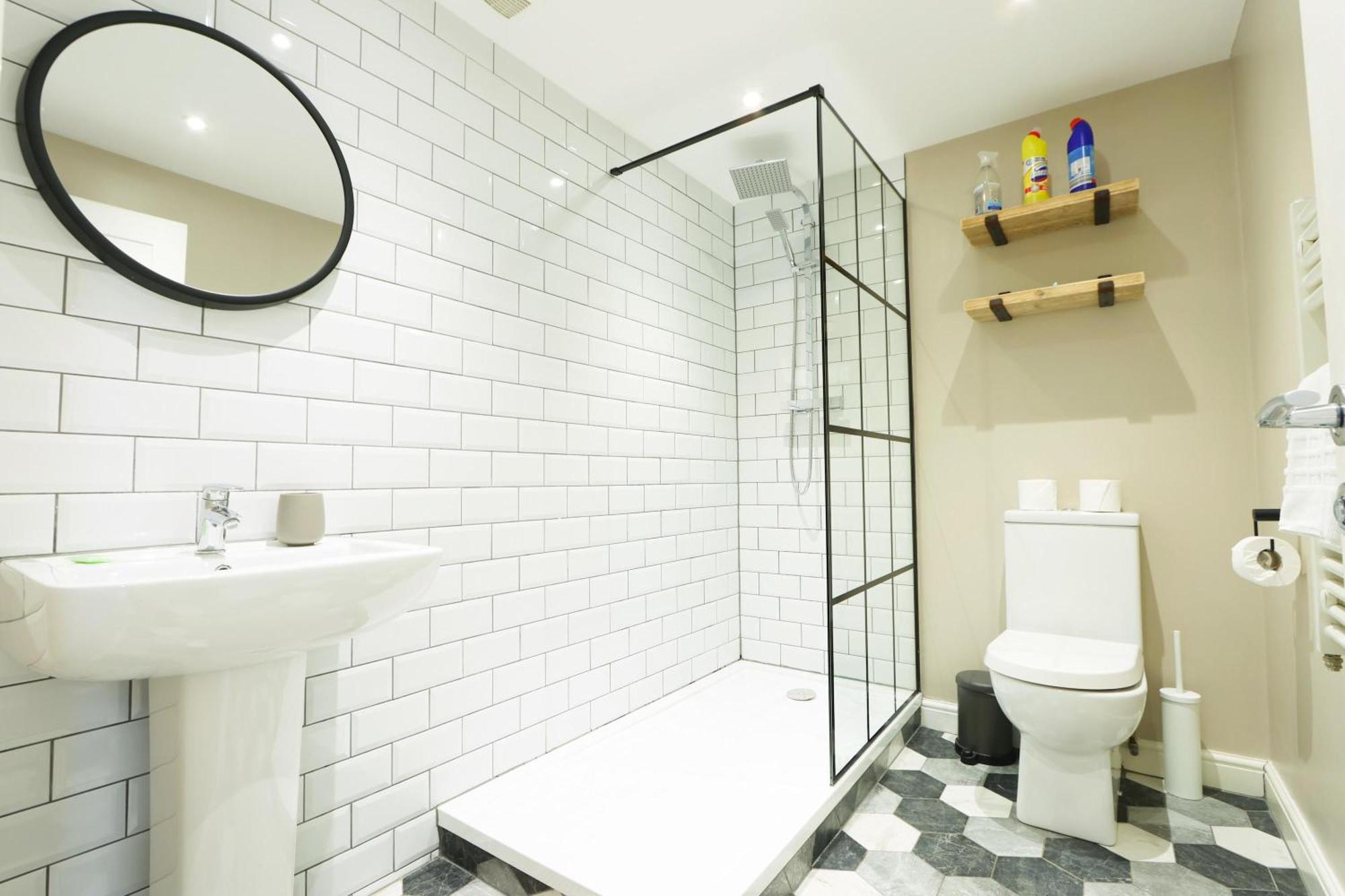 Cosy Two Bedroom Flat In The Poet Mews Apartment