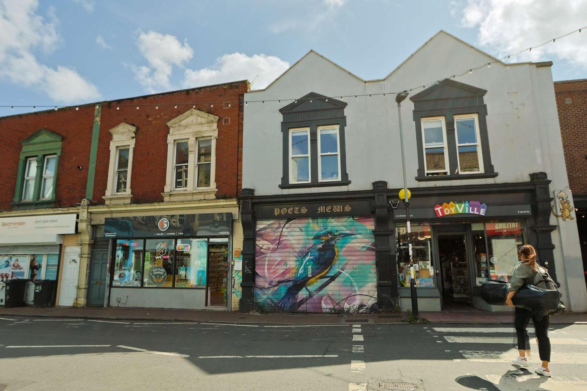 Cosy Two Bedroom Flat In The Poet Mews Bristol