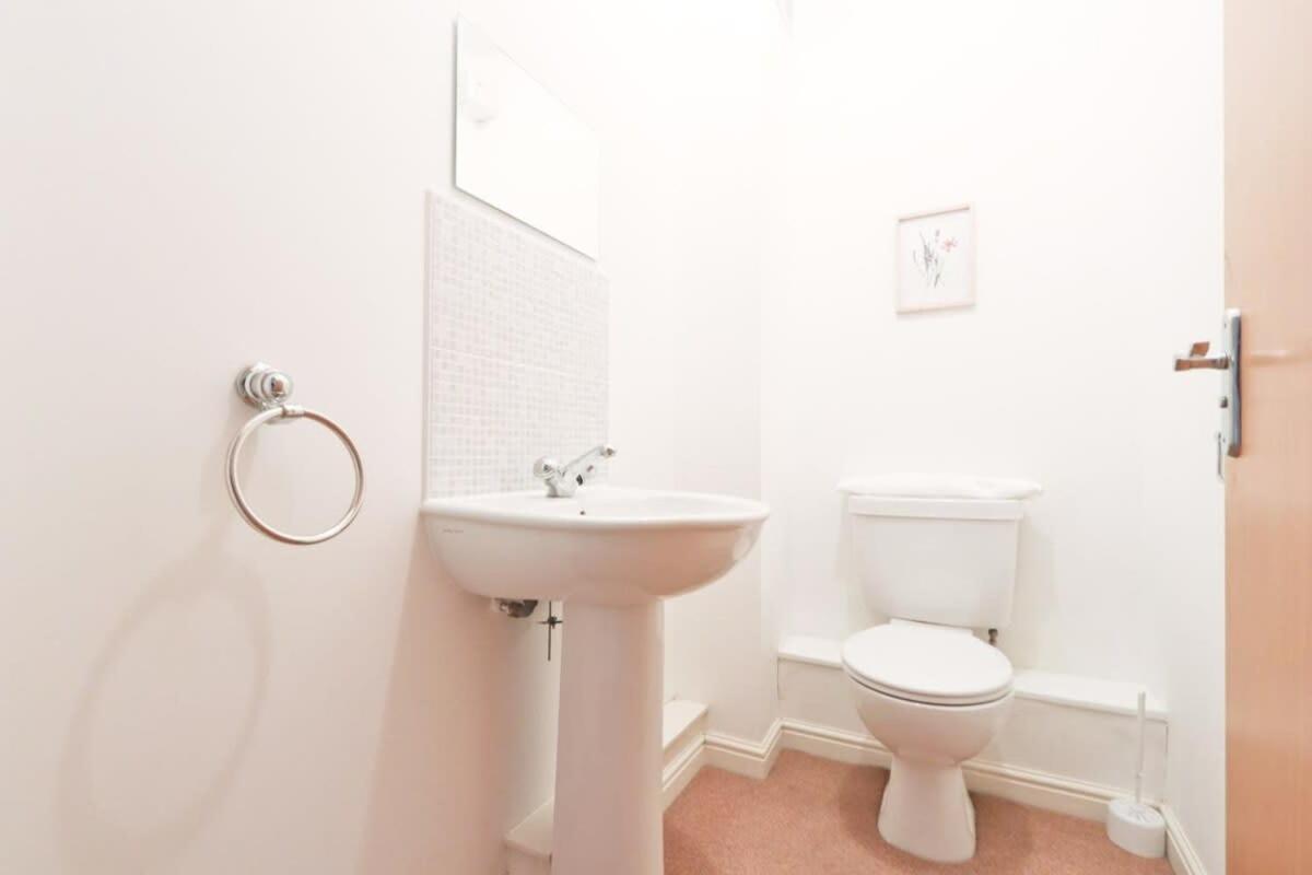 Amazing 2 Bed Townhouse Walking Distance From Temple Meads Holiday home Bristol