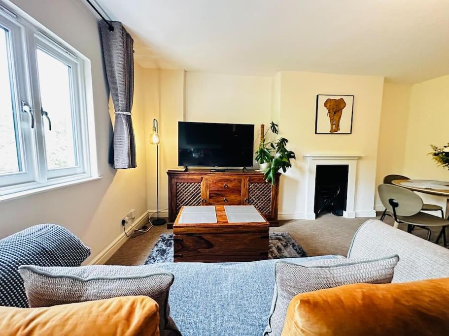 Airy Two-bed * Bristol