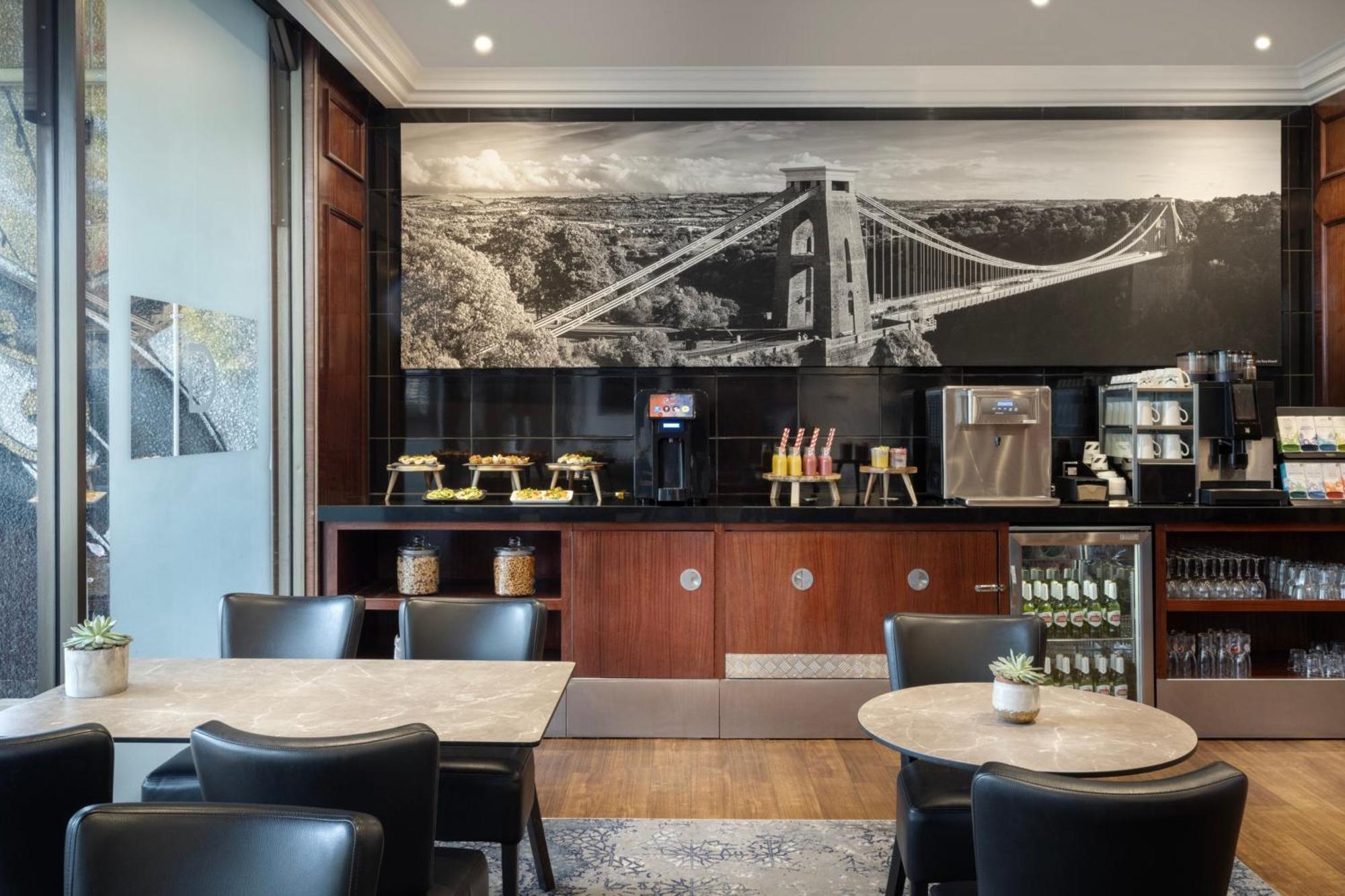 Hotel Delta By Marriott Centre 4*