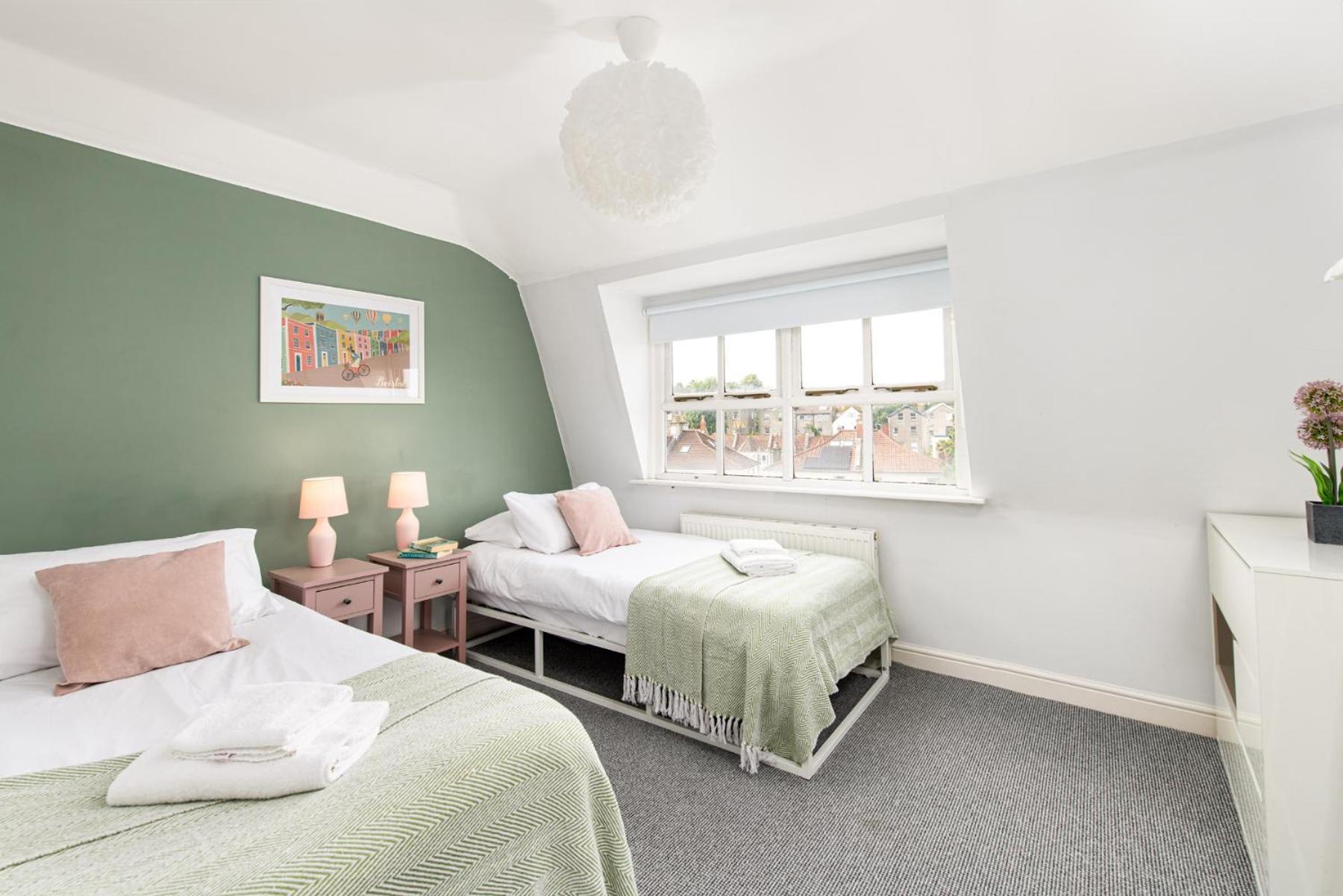 Apartment Flat-2bed-free Parking-by Fabaccommodation