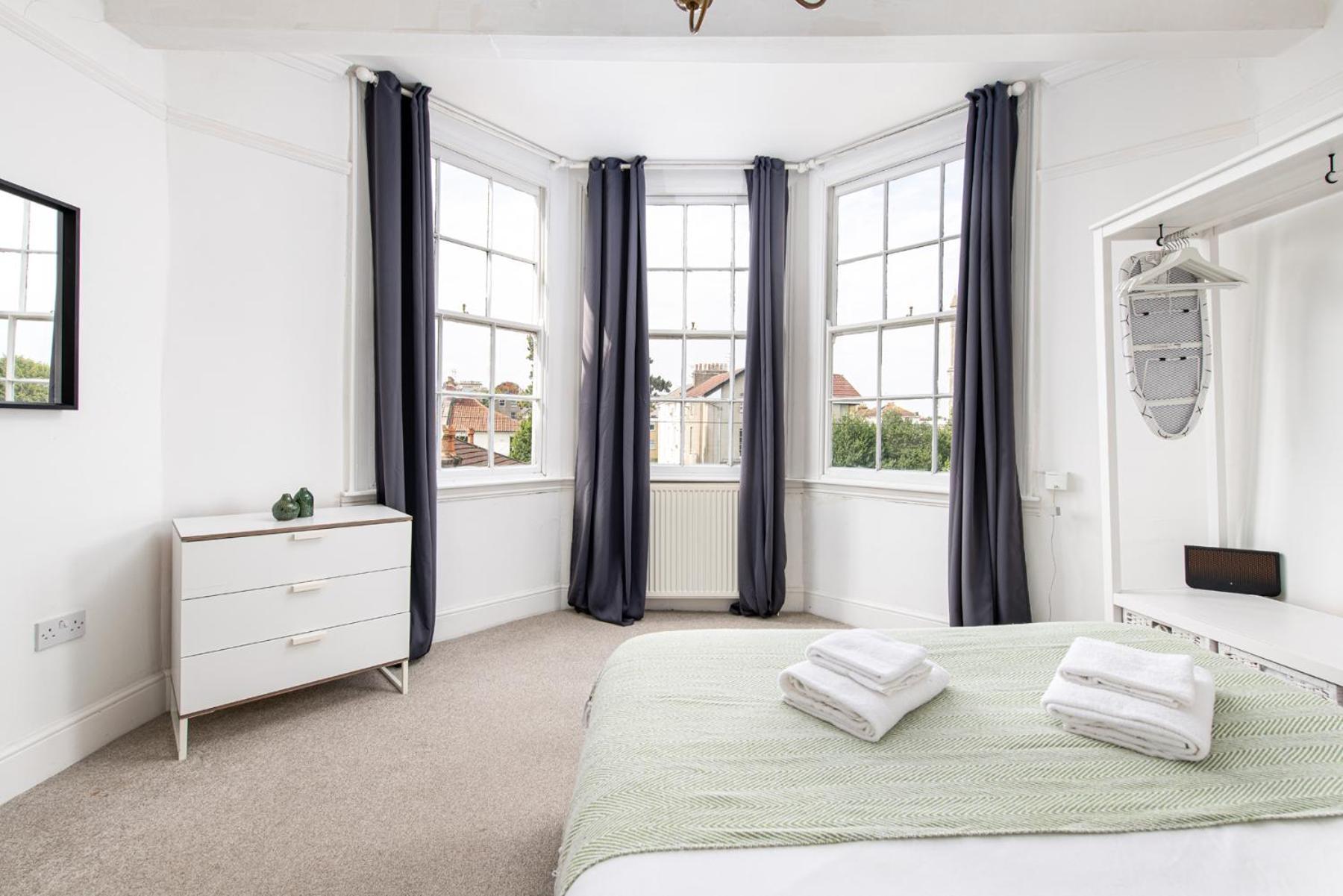 Apartment Flat-2bed-free Parking-by Fabaccommodation