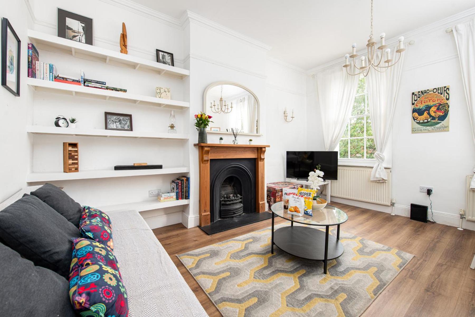 Flat-2bed-free Parking-by Fabaccommodation Apartment