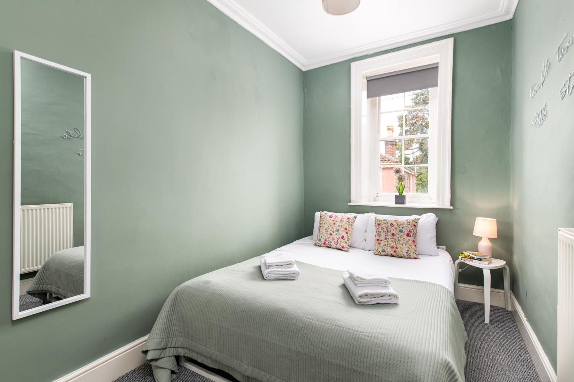 Apartment Flat-2bed-free Parking-by Fabaccommodation Bristol
