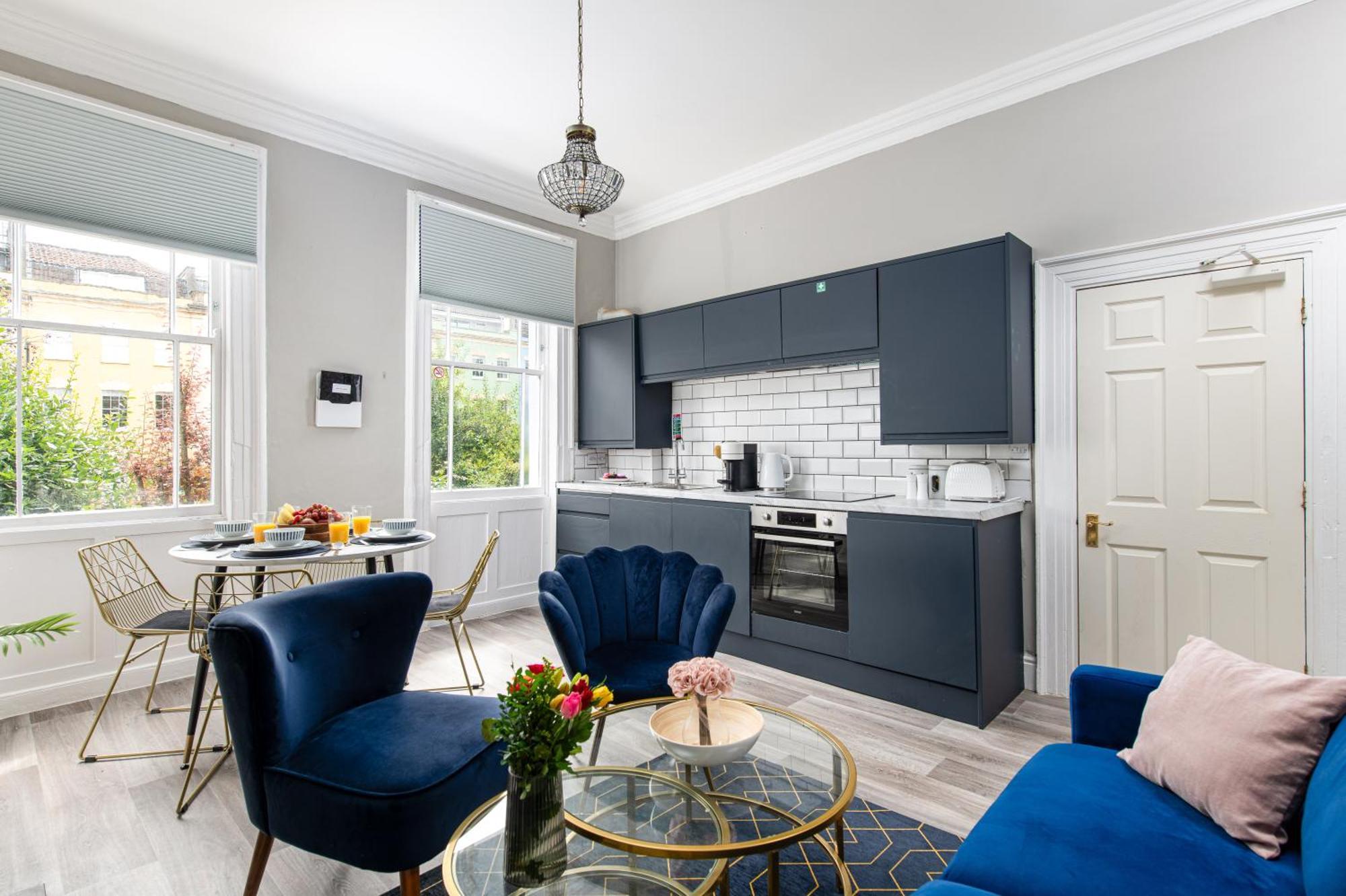 Flat-2bed-free Parking-by Fabaccommodation *