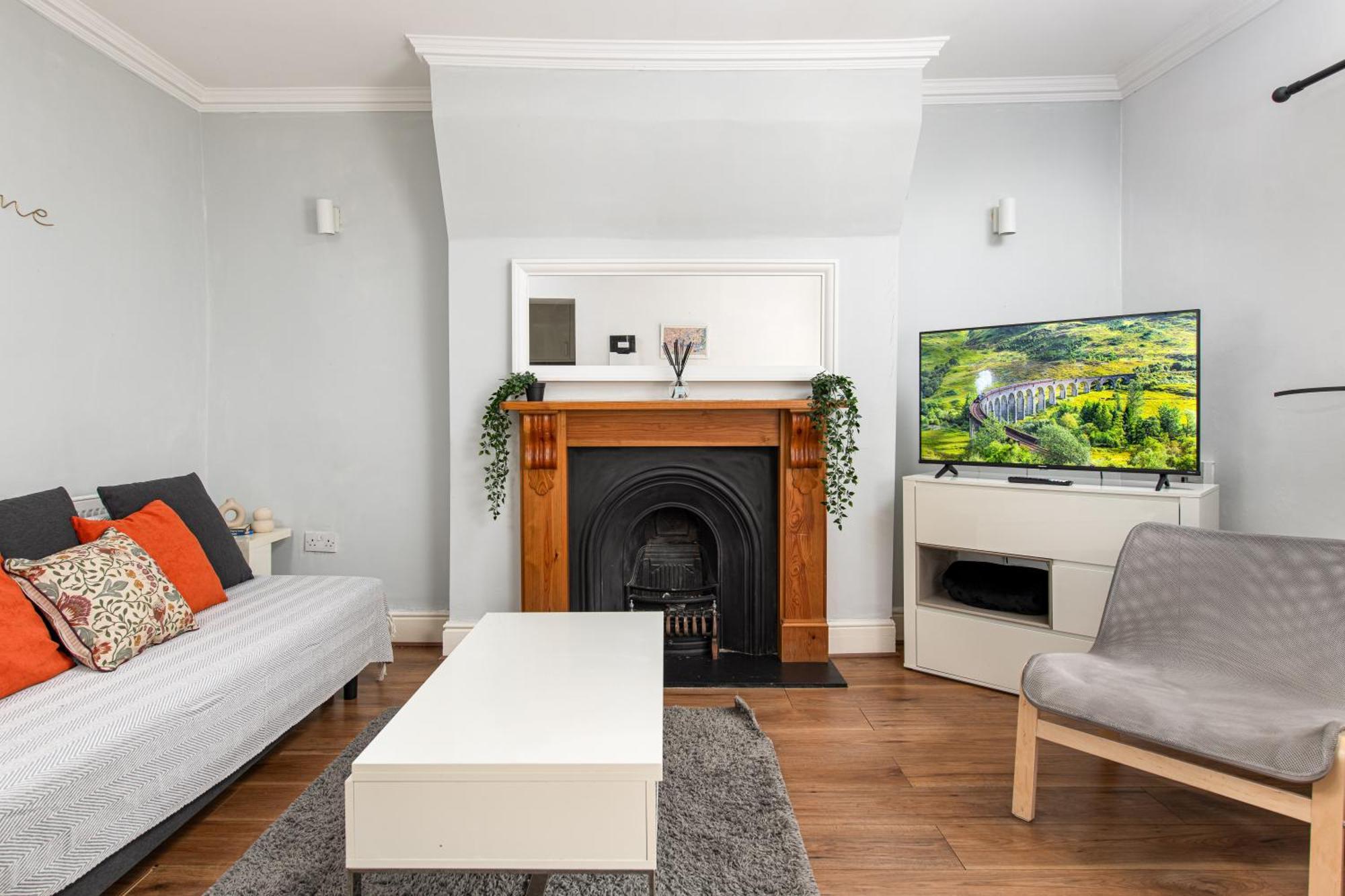 Flat-2bed-free Parking-by Fabaccommodation