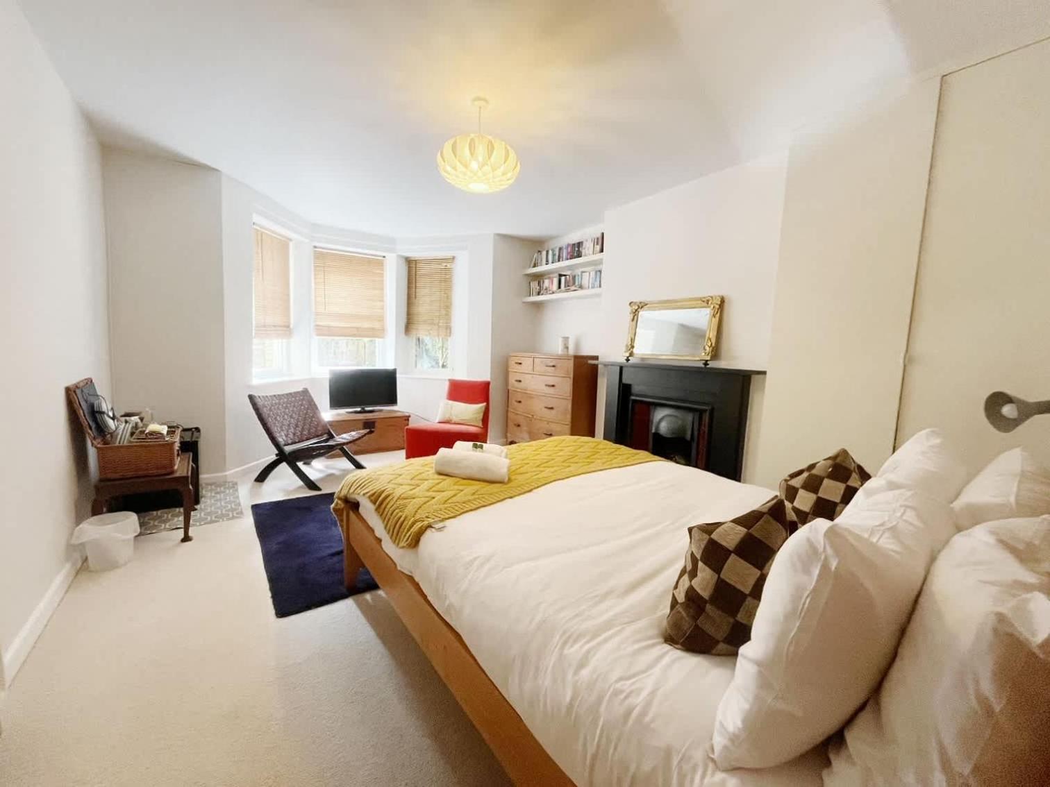 Unique & Homely With Own Access Bristol