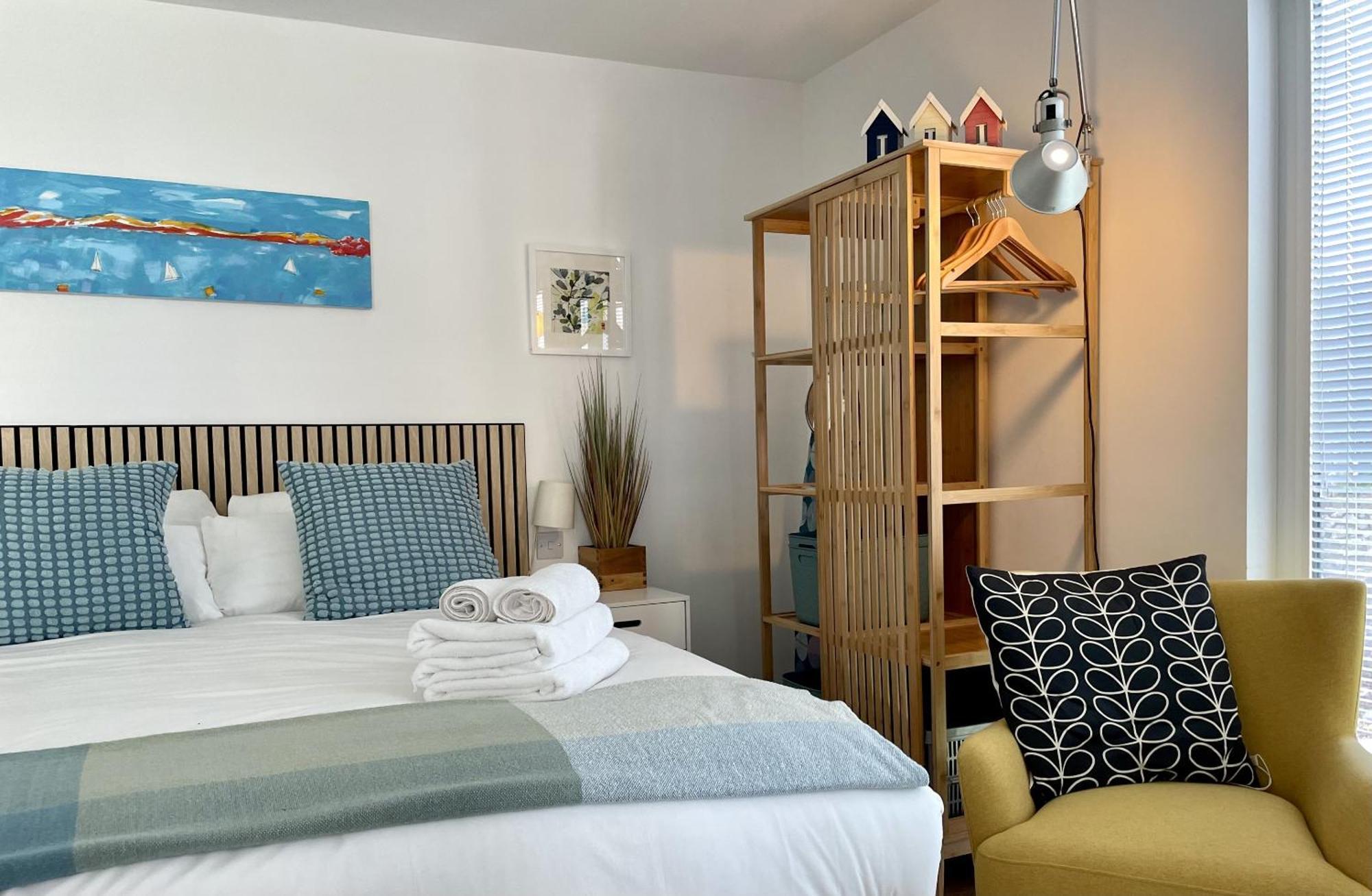 Redland Retreat, Cosy Garden For 2 Apartment