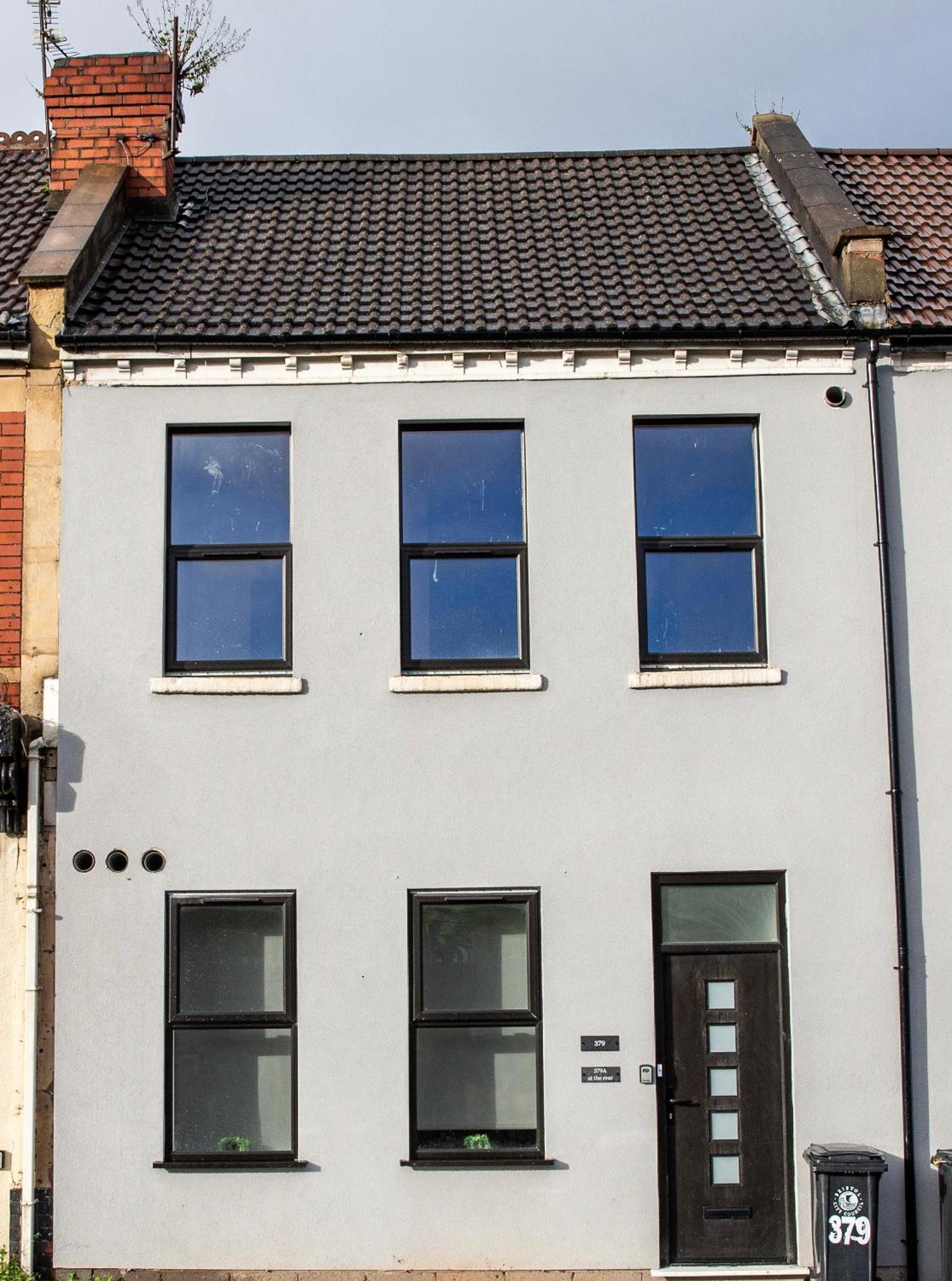 Stylish 3-bedroom Apartment *