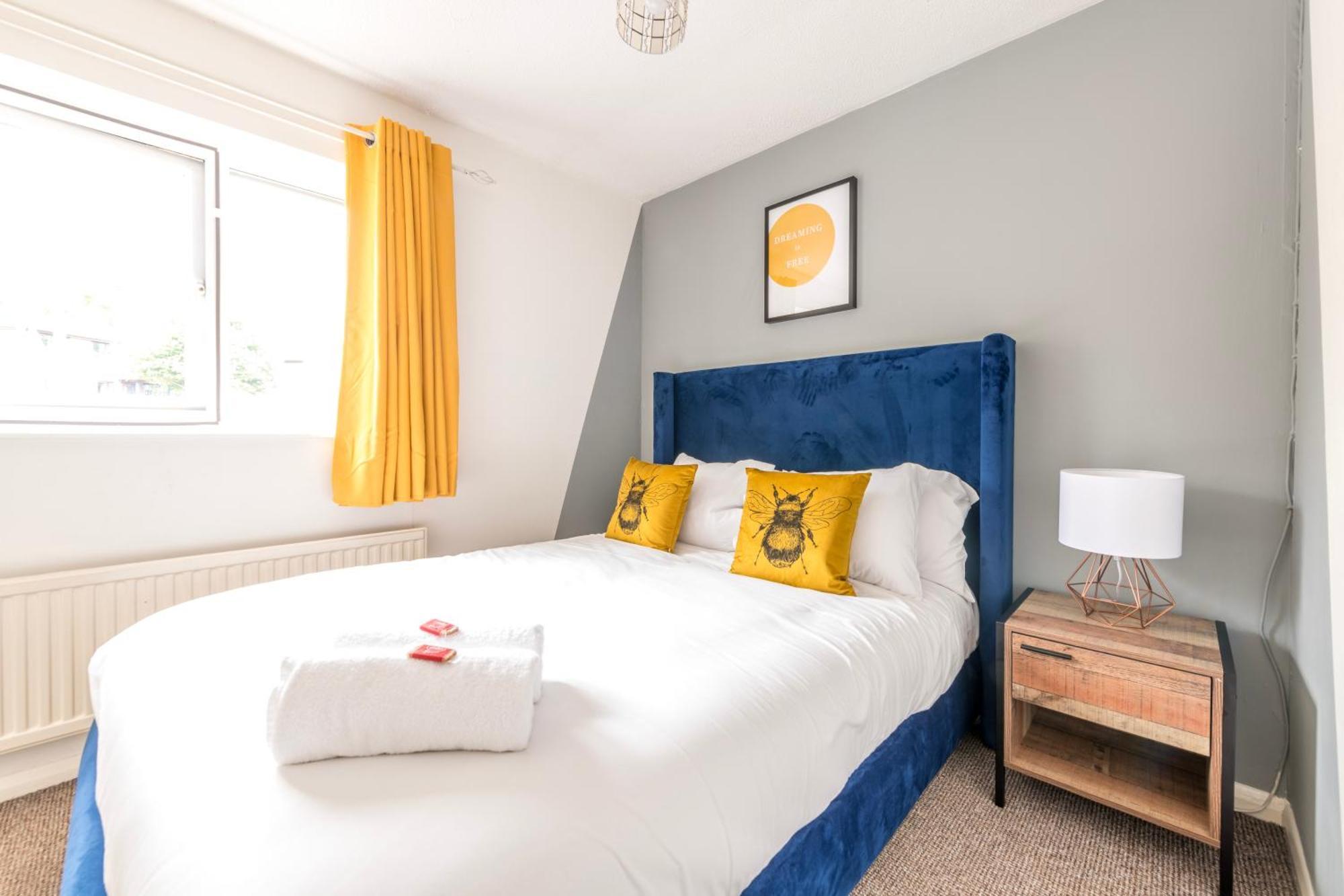 Temple Wall - Contractors, Families - Free Parking By Prescott Apartments Bristol