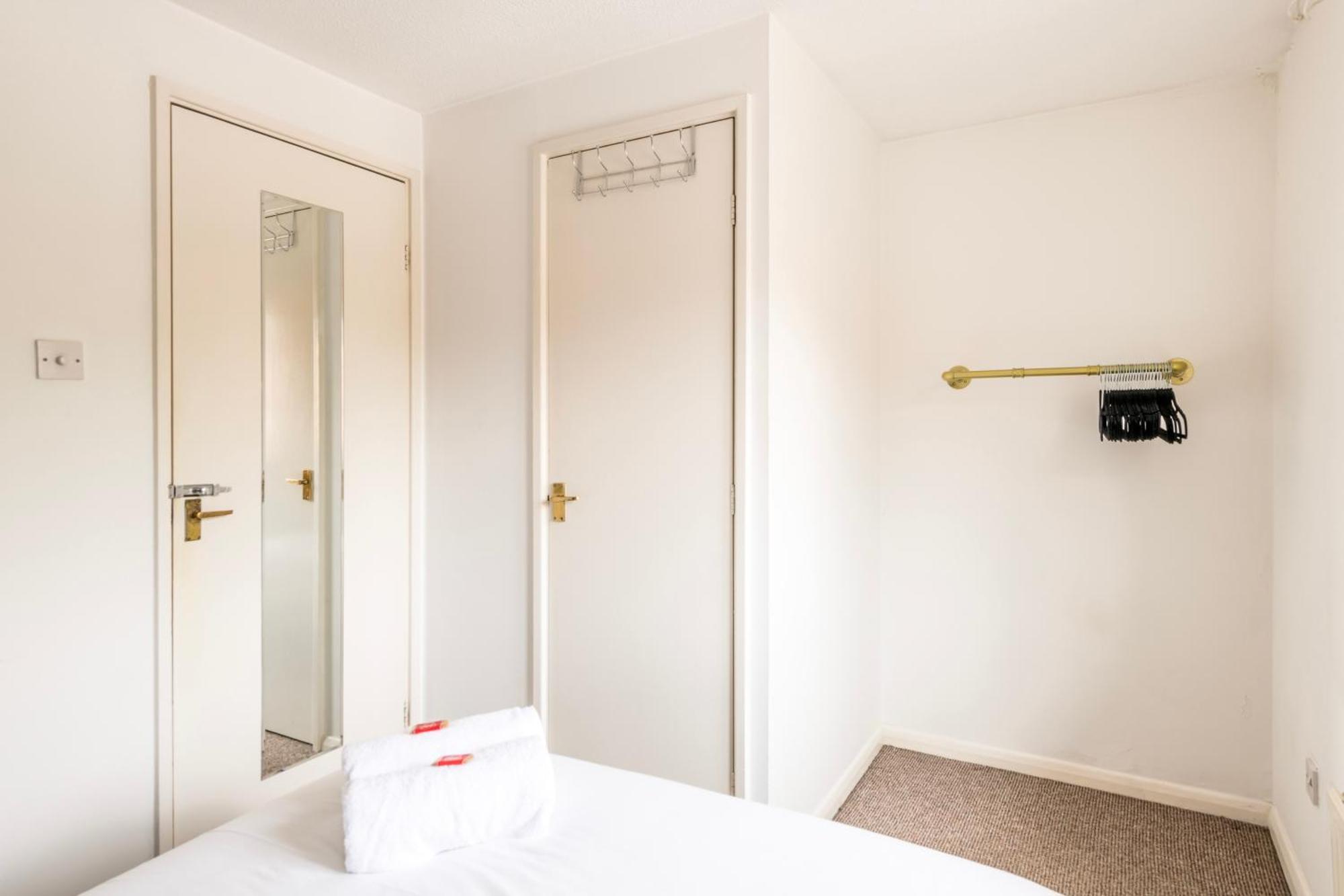 Temple Wall - Contractors, Families - Free Parking By Prescott Apartments Holiday home *