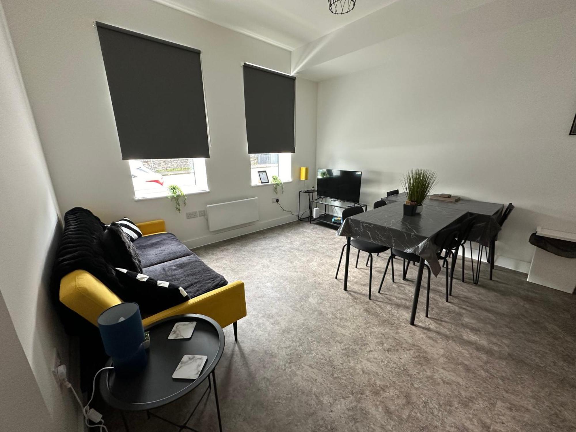 Stylish 3-bedroom Apartment *