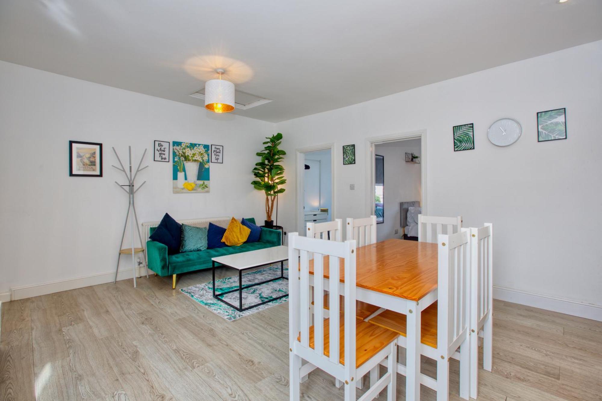 Modern Centre Retreat By Hinkley Homes Bristol