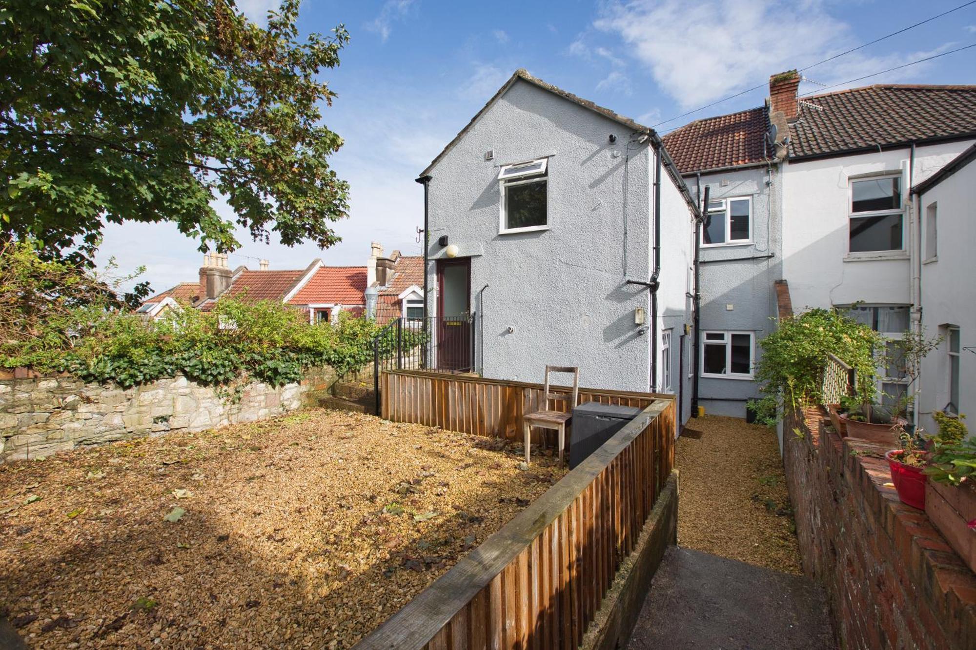 Modern Centre Retreat By Hinkley Homes