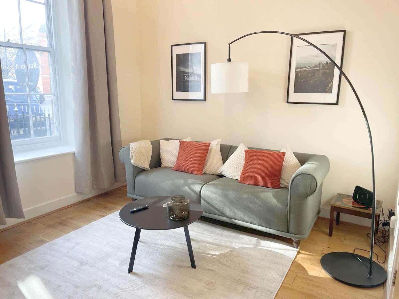One Bed Maisonette In Centre Portland Square *