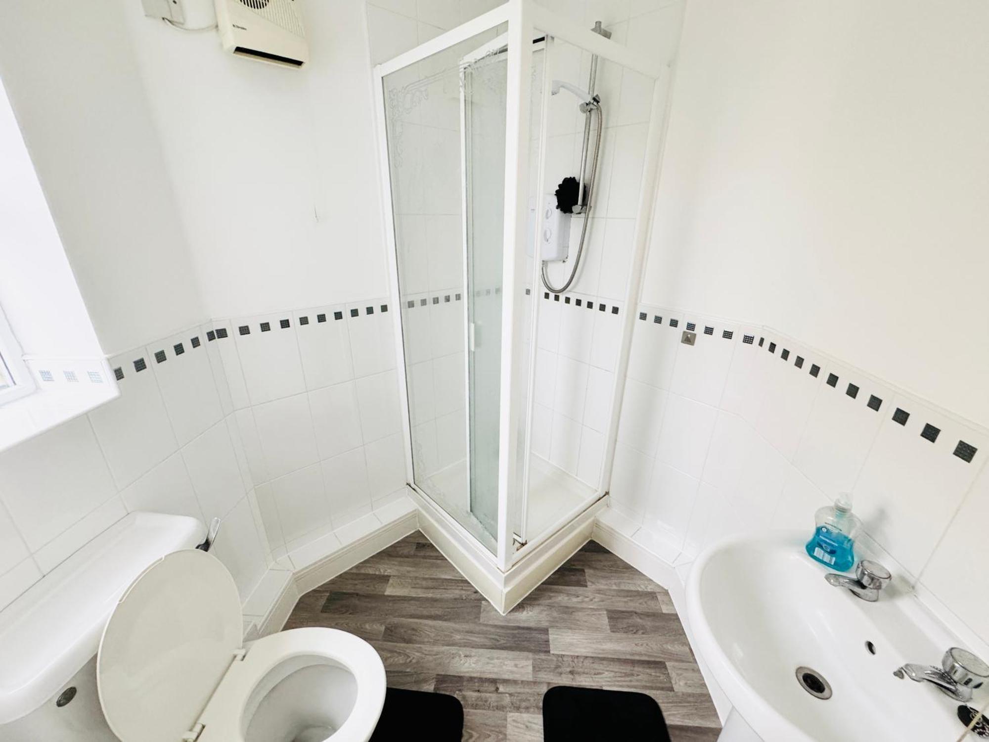 Apartment Spacious 2-bedroom Haven With Modern Amenities In Bradley Stoke
