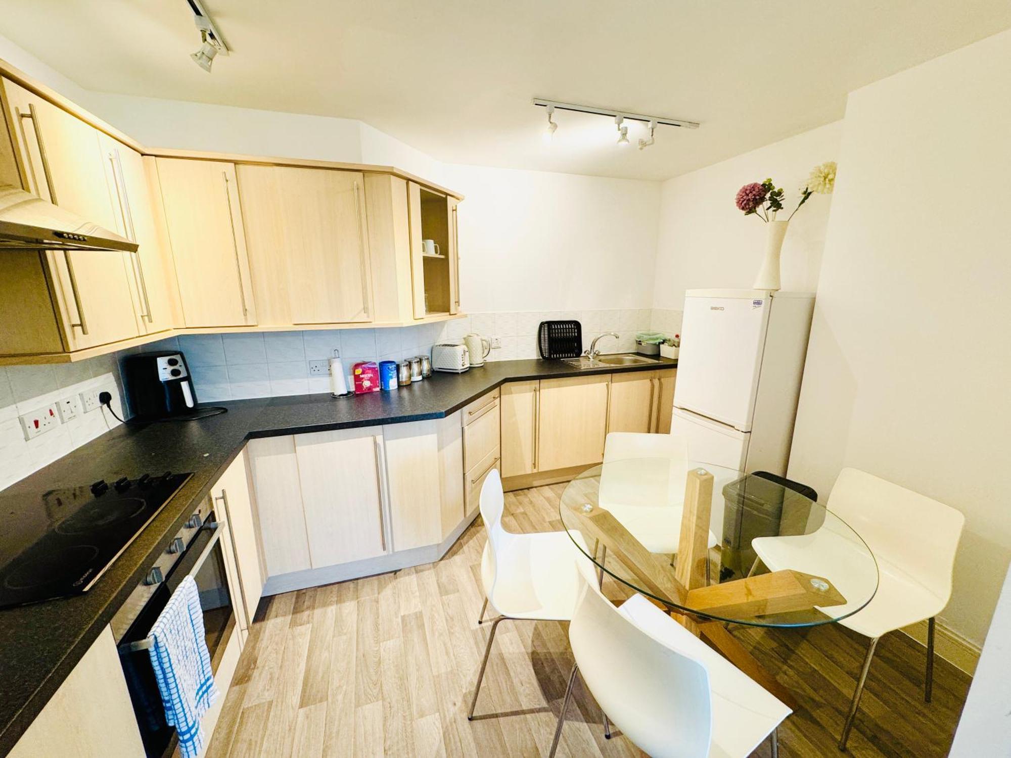 Apartment Spacious 2-bedroom Haven With Modern Amenities In Bradley Stoke