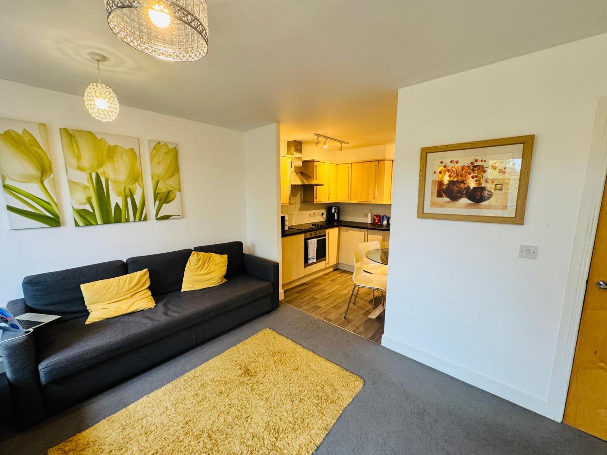 Spacious 2-bedroom Haven With Modern Amenities In Bradley Stoke Apartment