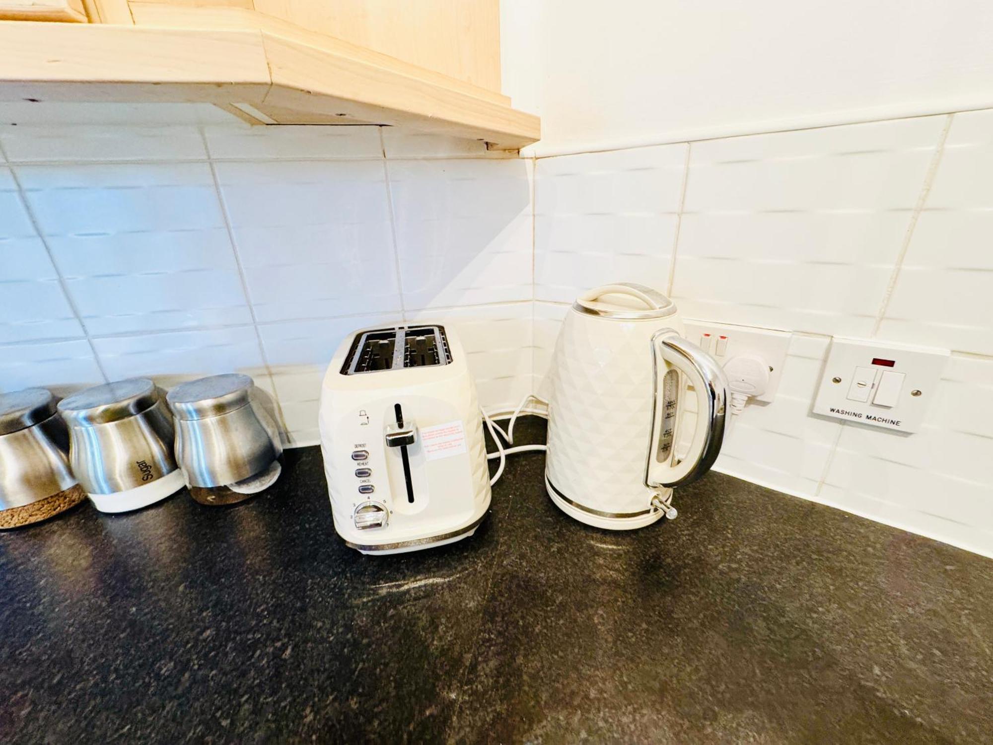 Spacious 2-bedroom Haven With Modern Amenities In Bradley Stoke Bristol